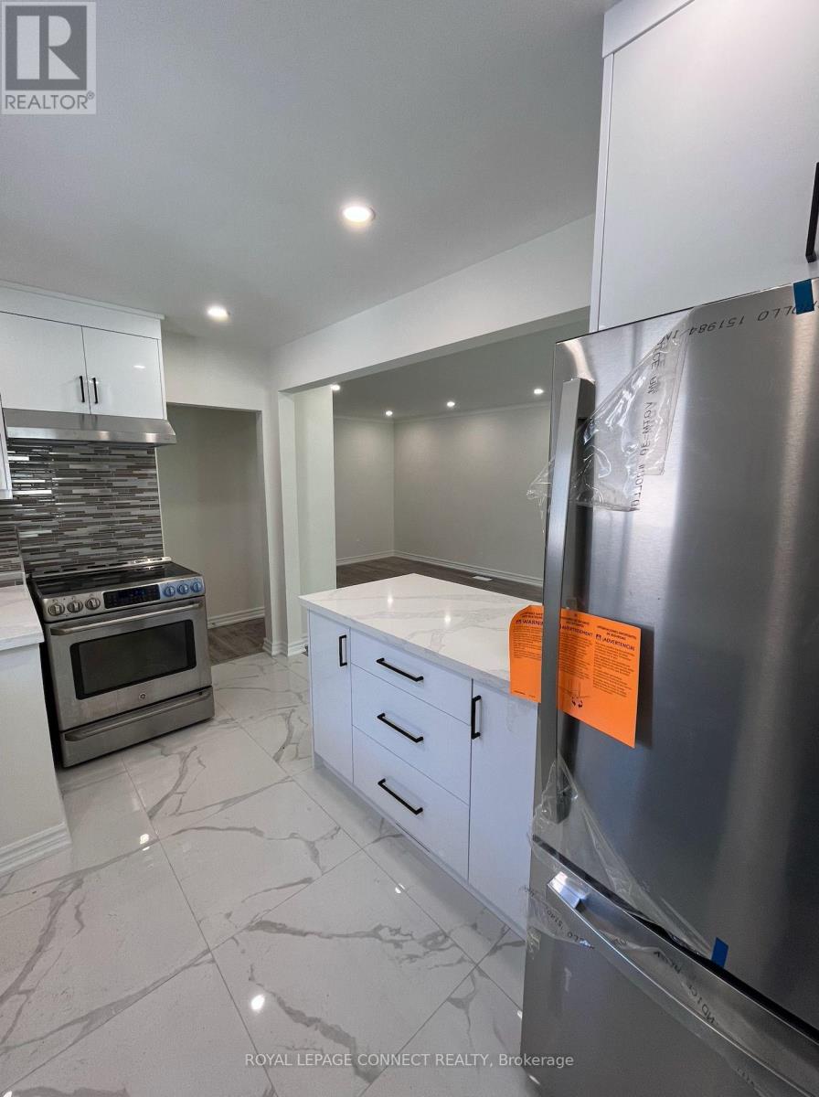 54 Foxrun Avenue, Toronto, Ontario  M3L 1L8 - Photo 5 - W12449143