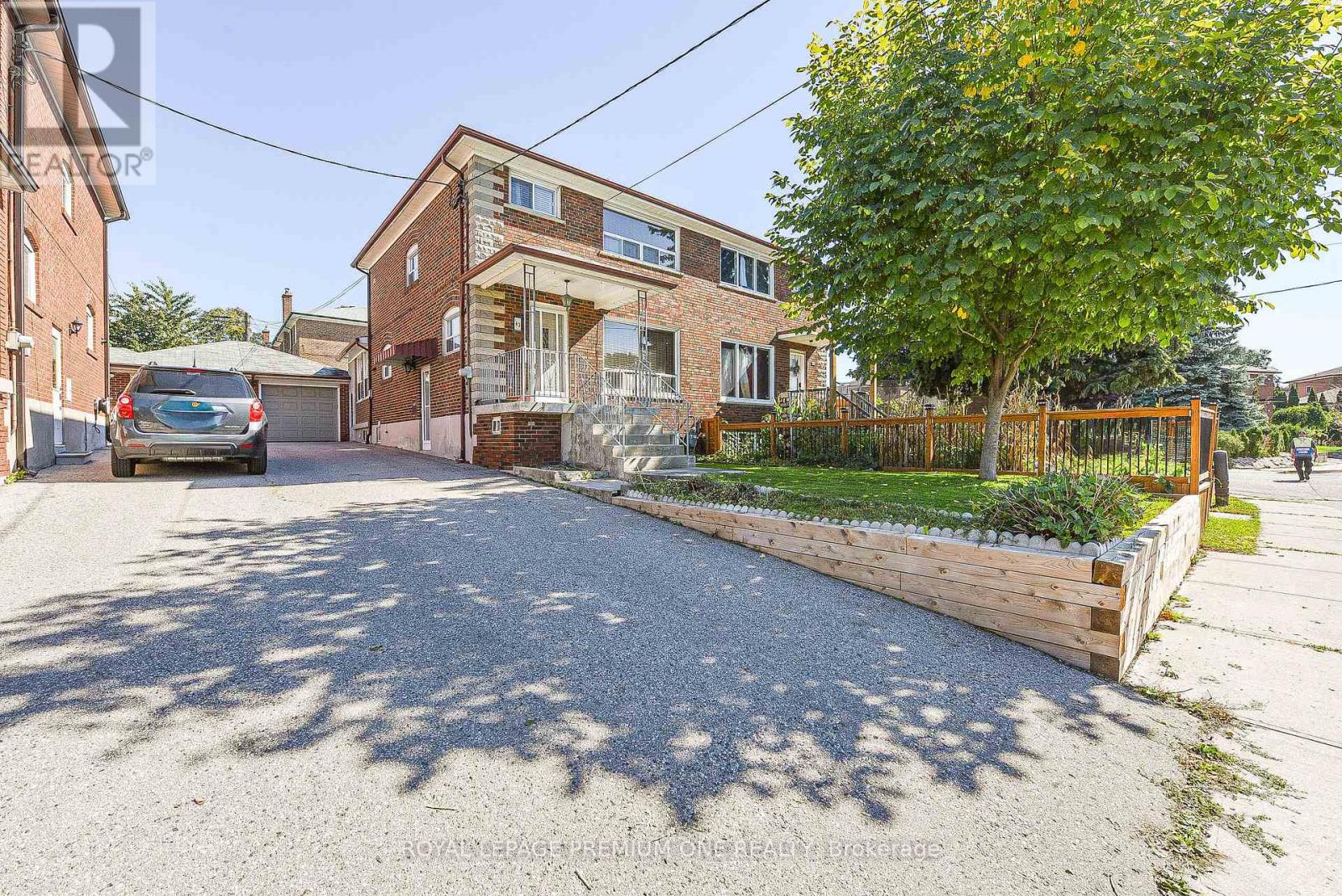 63 Haverson Boulevard, Toronto, Ontario  M6M 3J8 - Photo 1 - W12449144