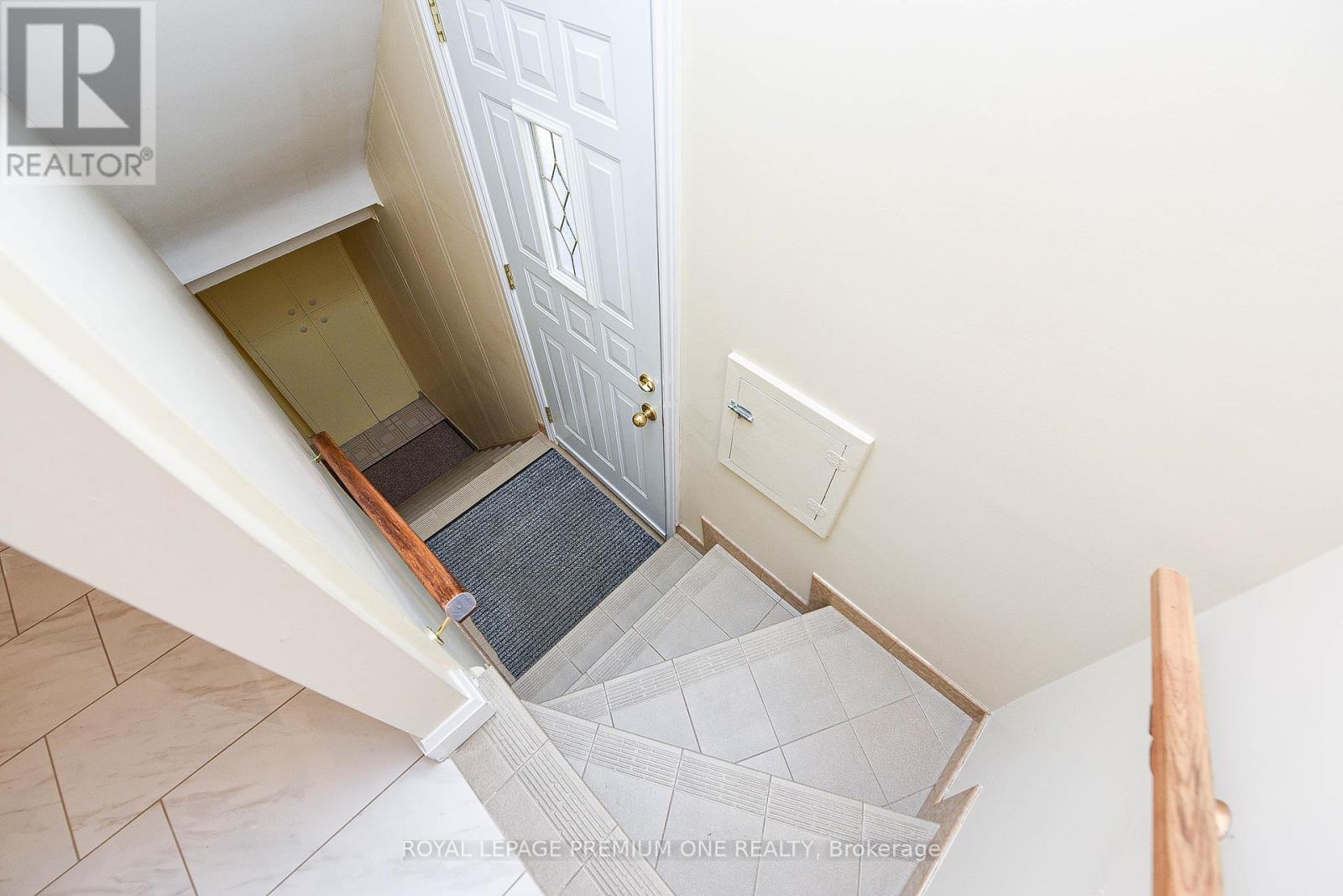 63 Haverson Boulevard, Toronto, Ontario  M6M 3J8 - Photo 11 - W12449144
