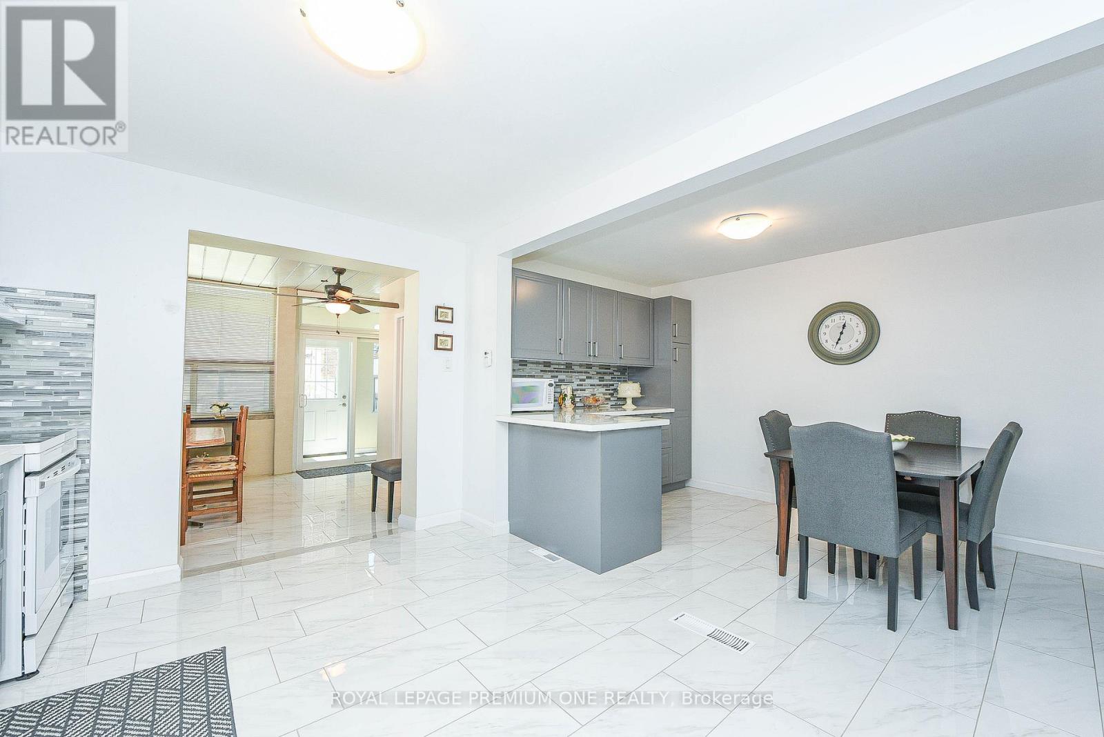 63 Haverson Boulevard, Toronto, Ontario  M6M 3J8 - Photo 13 - W12449144