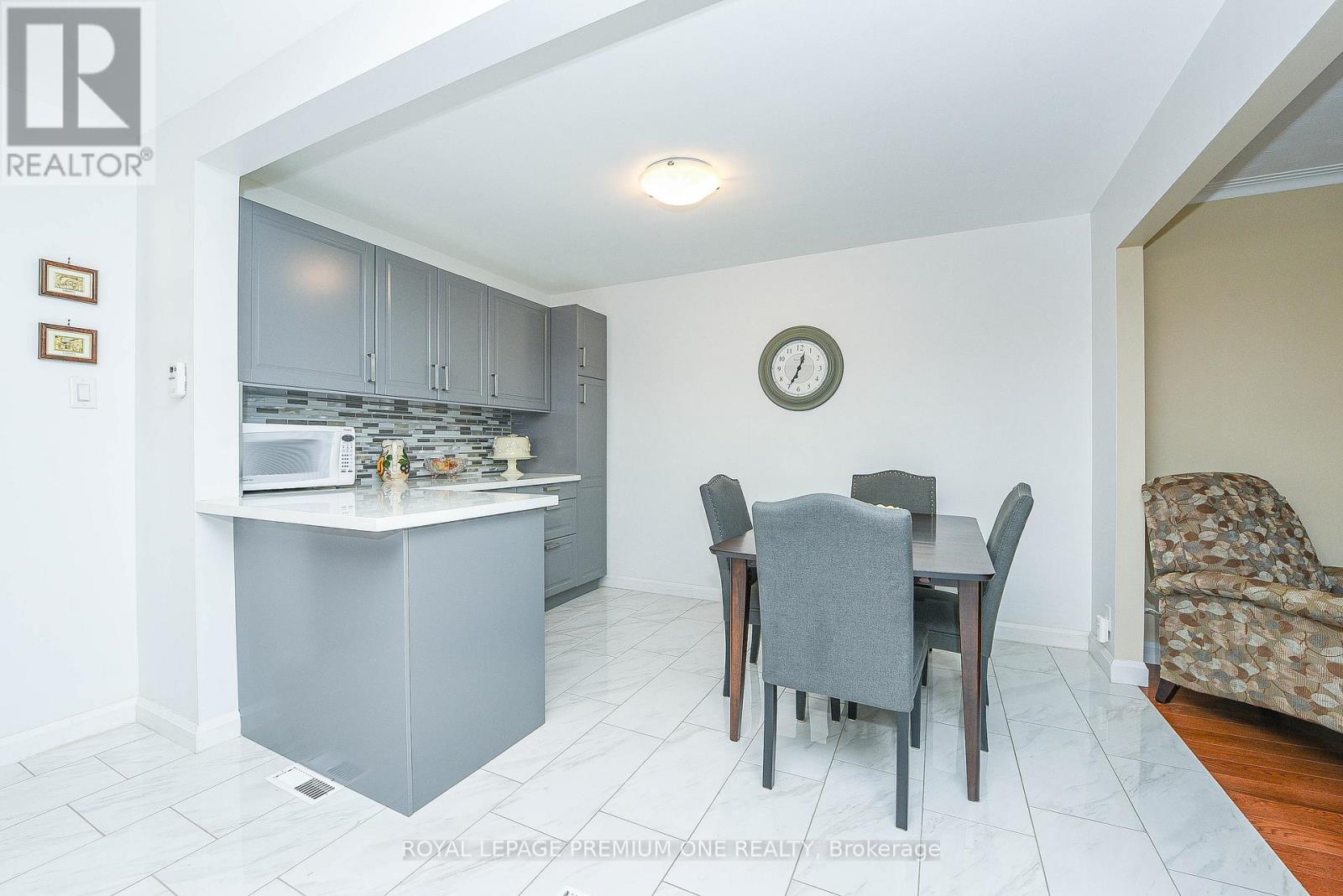 63 Haverson Boulevard, Toronto, Ontario  M6M 3J8 - Photo 14 - W12449144