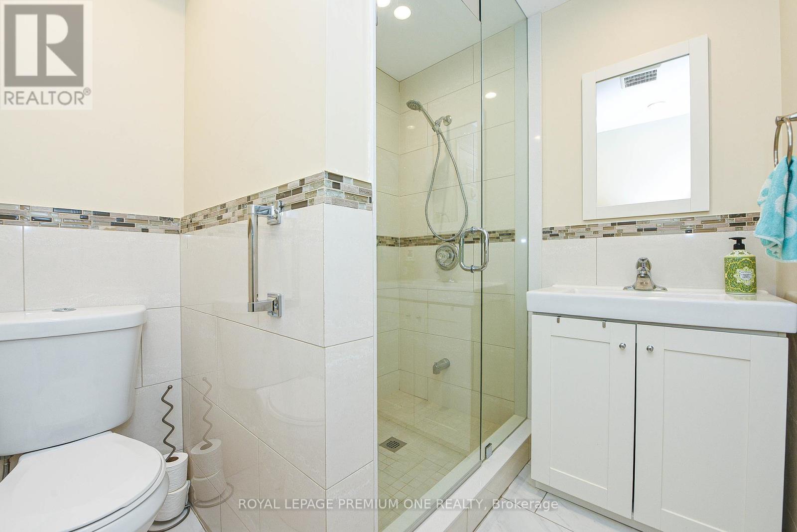 63 Haverson Boulevard, Toronto, Ontario  M6M 3J8 - Photo 27 - W12449144