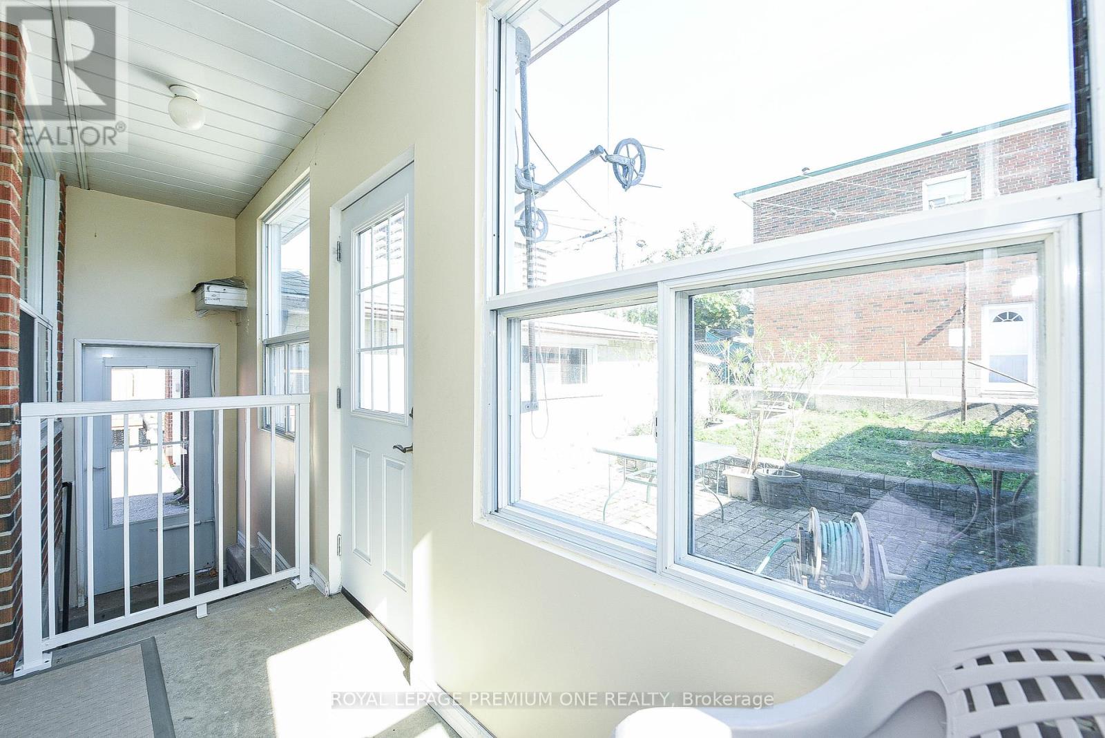 63 Haverson Boulevard, Toronto, Ontario  M6M 3J8 - Photo 29 - W12449144
