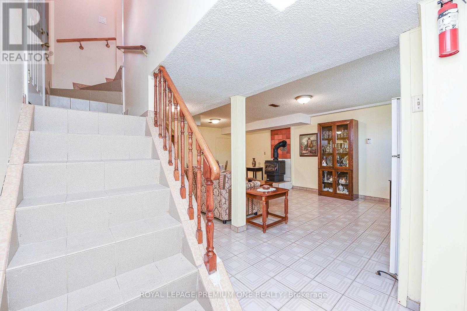 63 Haverson Boulevard, Toronto, Ontario  M6M 3J8 - Photo 42 - W12449144