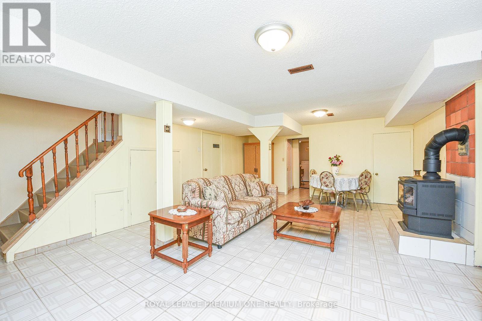 63 Haverson Boulevard, Toronto, Ontario  M6M 3J8 - Photo 43 - W12449144