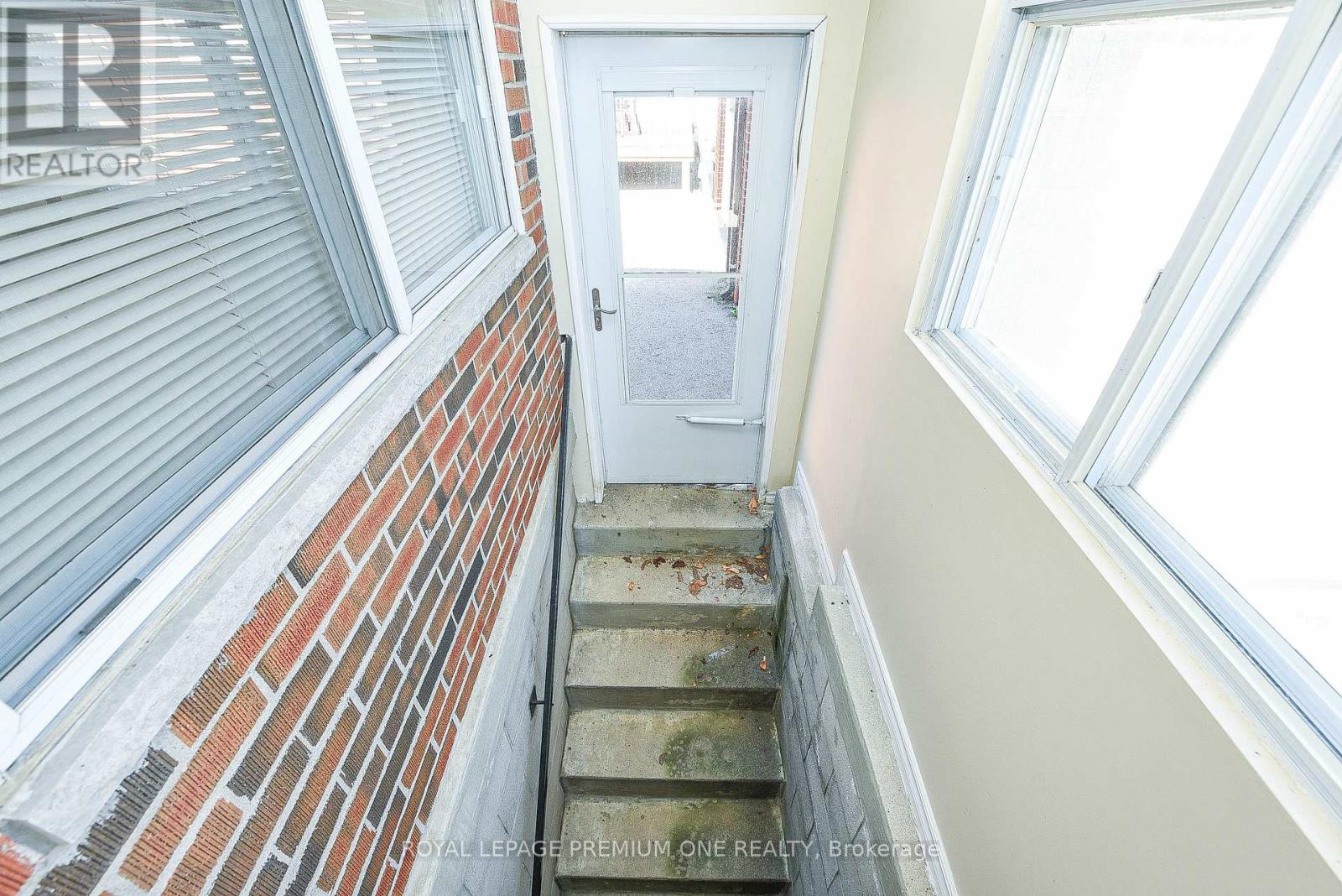 63 Haverson Boulevard, Toronto, Ontario  M6M 3J8 - Photo 49 - W12449144