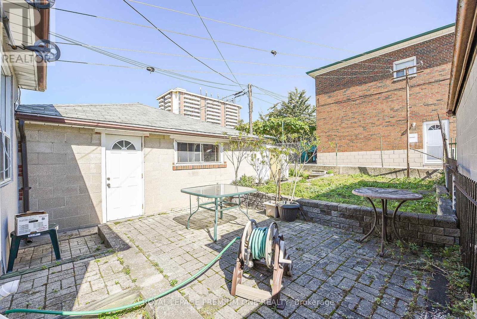 63 Haverson Boulevard, Toronto, Ontario  M6M 3J8 - Photo 50 - W12449144