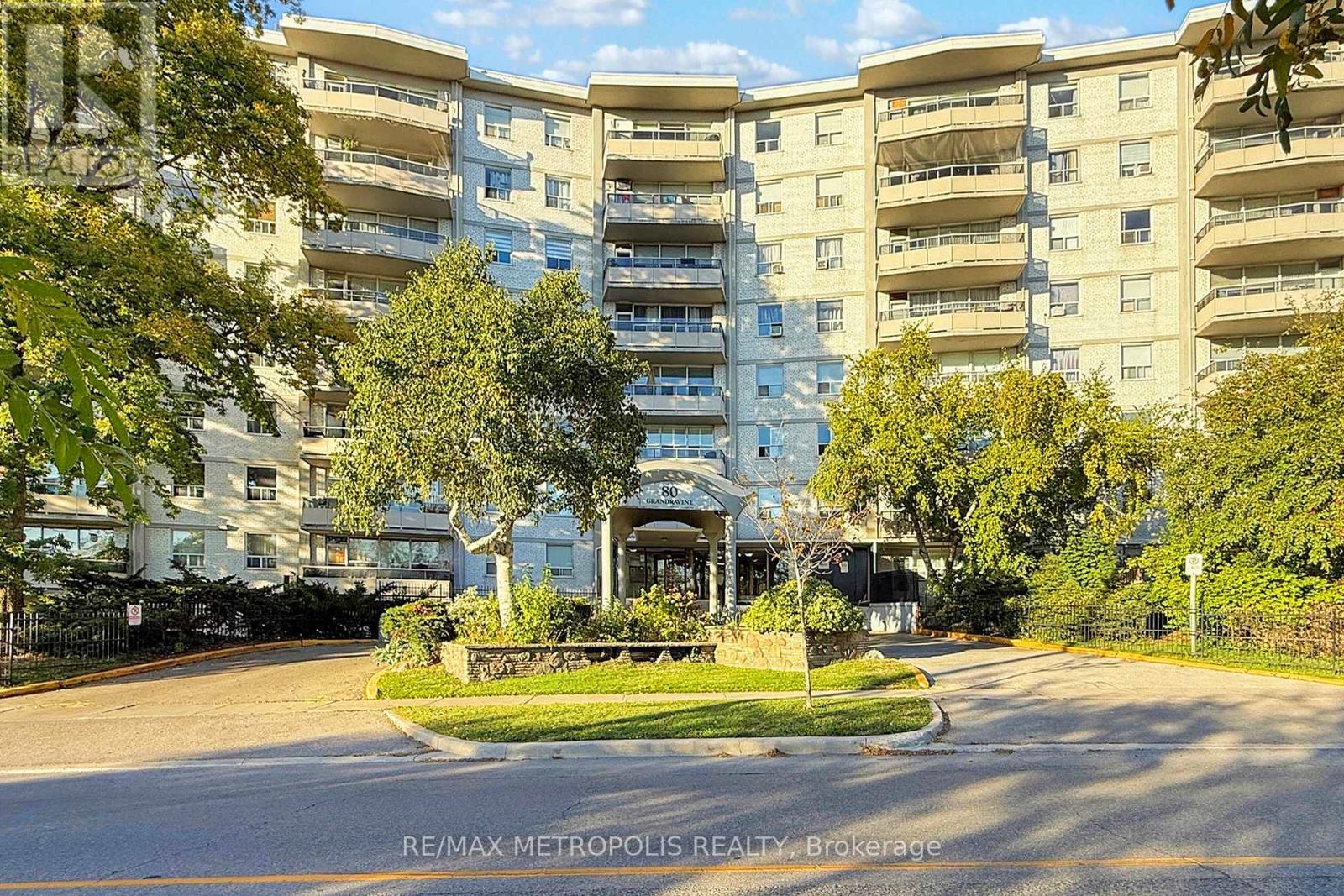 809 - 80 Grandravine Drive, Toronto, Ontario  M3J 1B2 - Photo 2 - W12449165