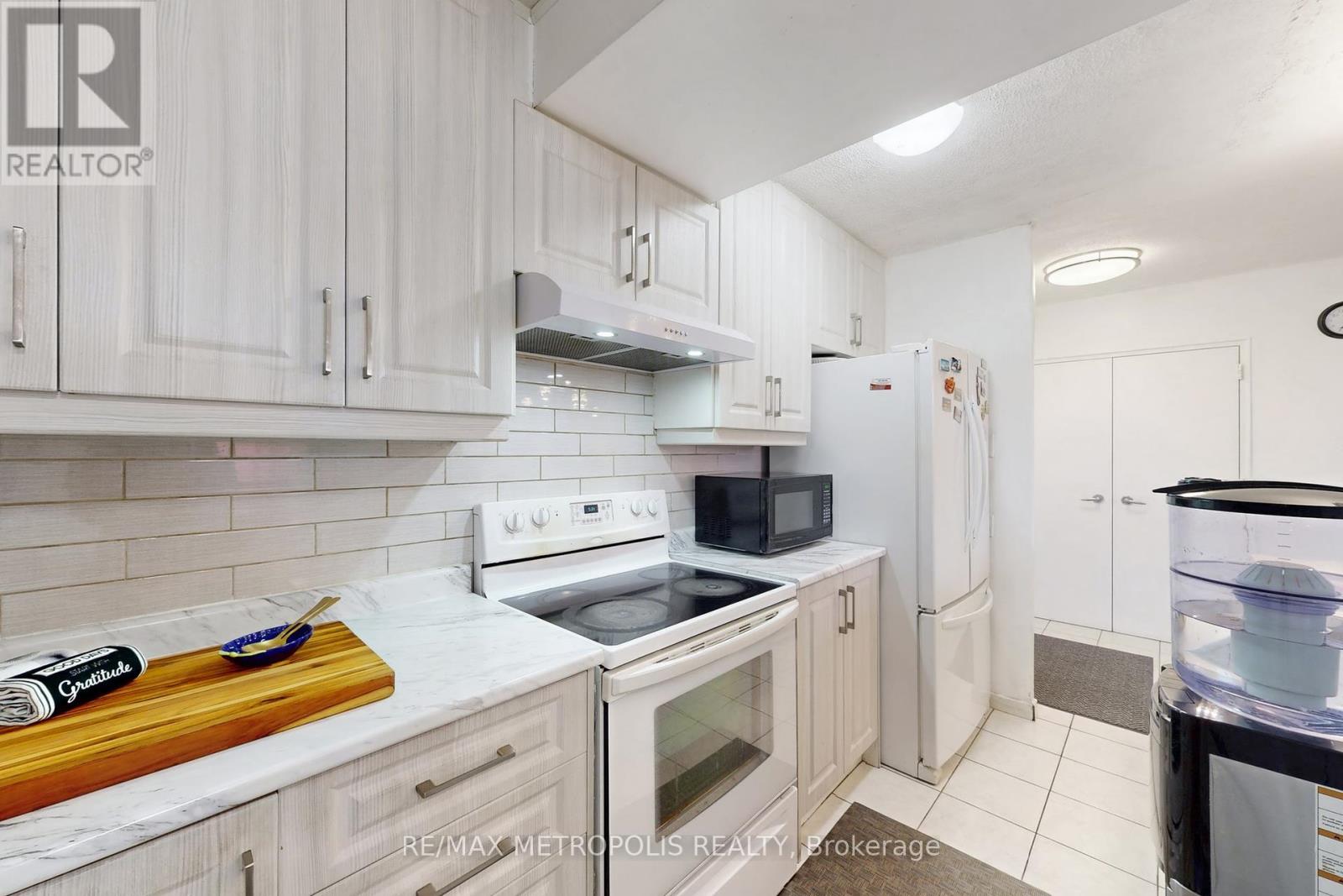 809 - 80 Grandravine Drive, Toronto, Ontario  M3J 1B2 - Photo 20 - W12449165