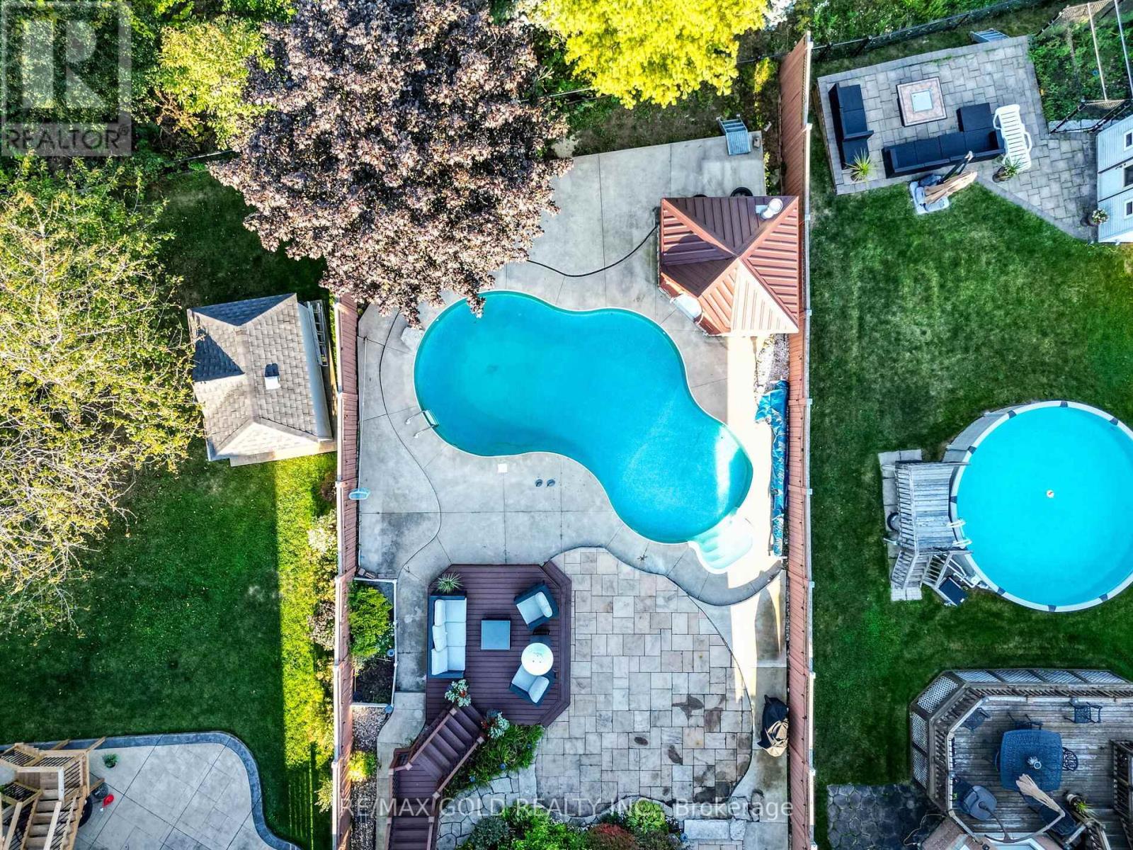 74 PORCHLIGHT ROAD, Brampton, Ontario