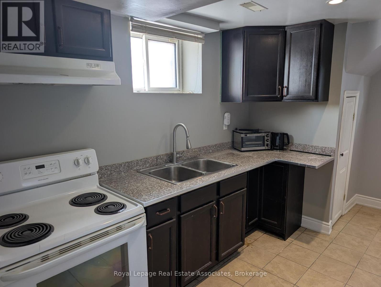 Bsmt - 36 Spicebush Terrace, Brampton, Ontario  L6X 0J8 - Photo 10 - W12449174