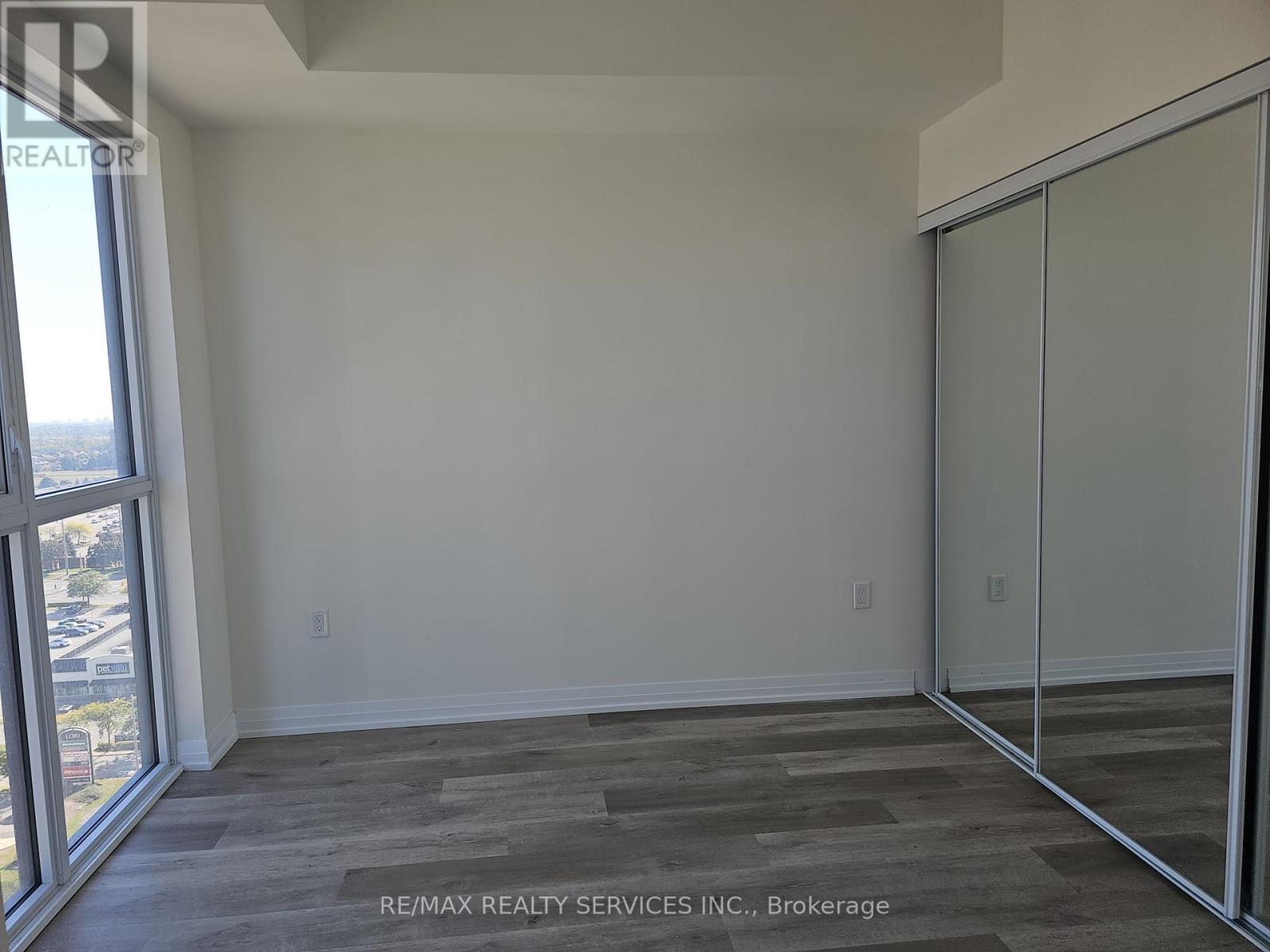 1410 - 15 Wintergarden Drive, Mississauga, Ontario  L5R 0H4 - Photo 12 - W12449205