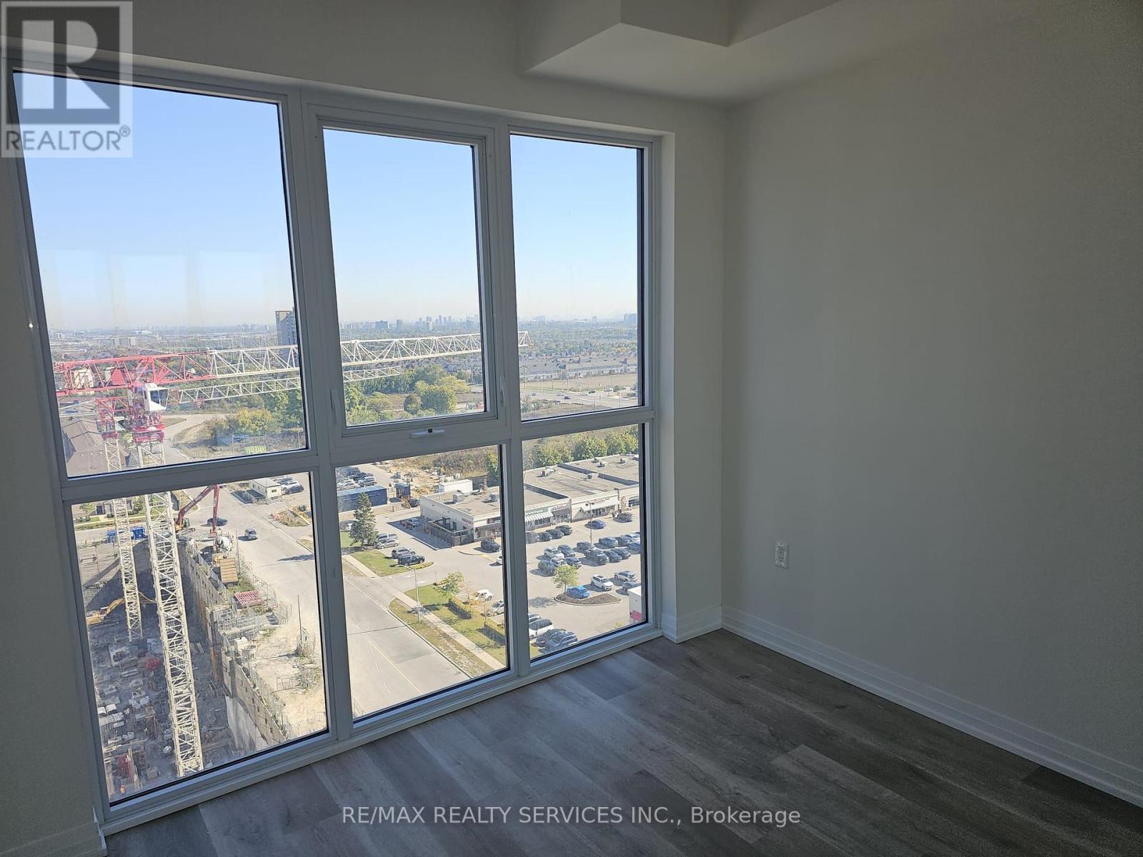 1410 - 15 Wintergarden Drive, Mississauga, Ontario  L5R 0H4 - Photo 13 - W12449205