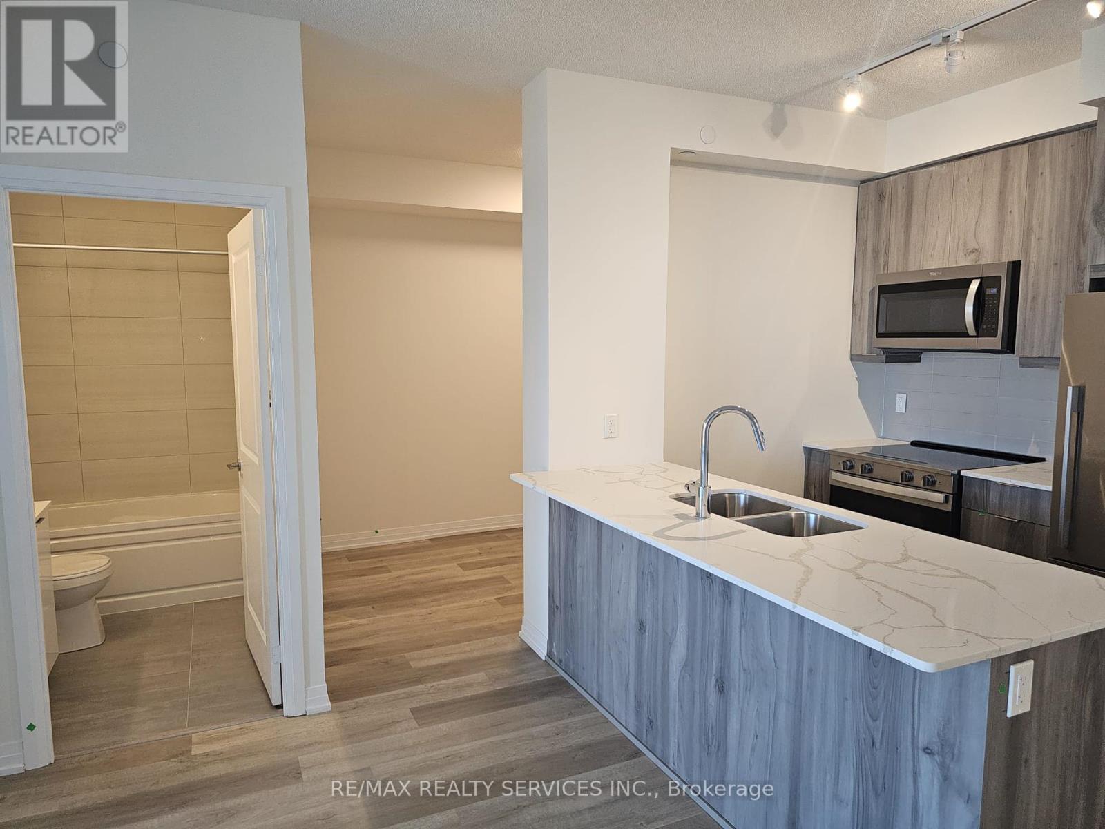 1410 - 15 Wintergarden Drive, Mississauga, Ontario  L5R 0H4 - Photo 18 - W12449205