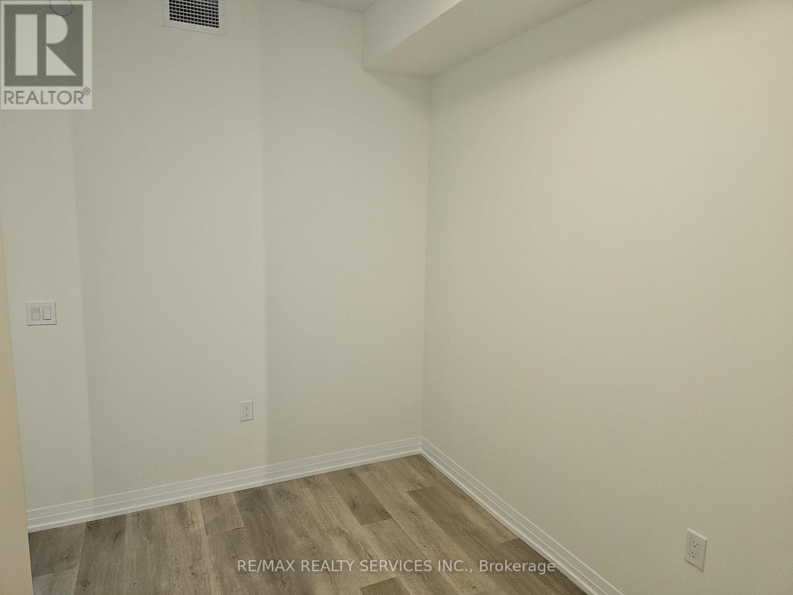 1410 - 15 Wintergarden Drive, Mississauga, Ontario  L5R 0H4 - Photo 20 - W12449205