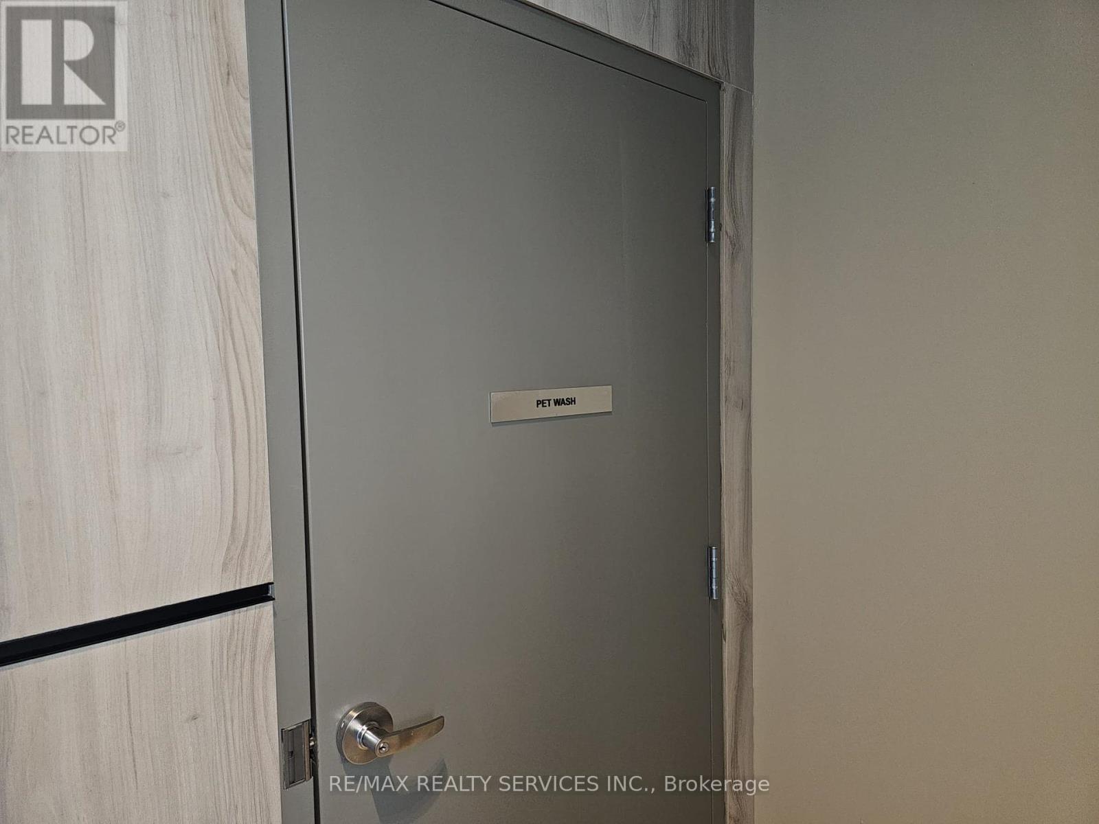 1410 - 15 Wintergarden Drive, Mississauga, Ontario  L5R 0H4 - Photo 5 - W12449205