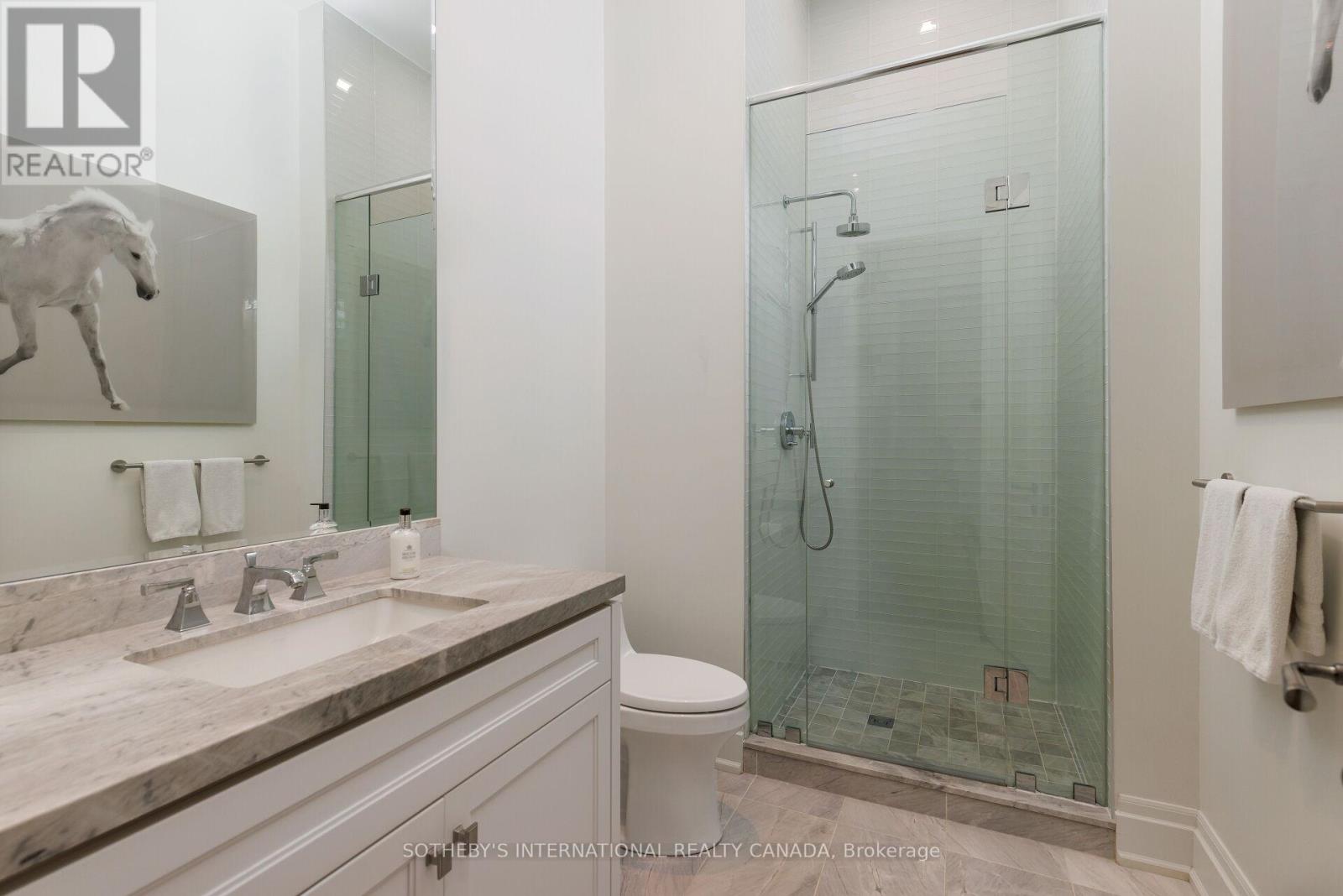 Th 2 - 4 The Kingsway, Toronto, Ontario  M8X 2T1 - Photo 25 - W12449212