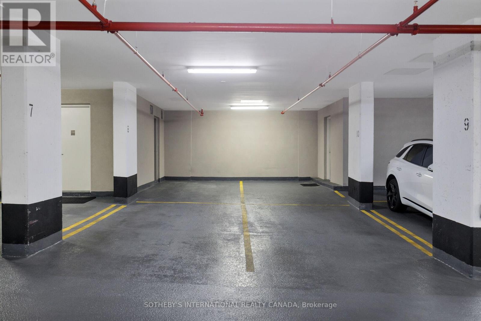 Th 2 - 4 The Kingsway, Toronto, Ontario  M8X 2T1 - Photo 34 - W12449212