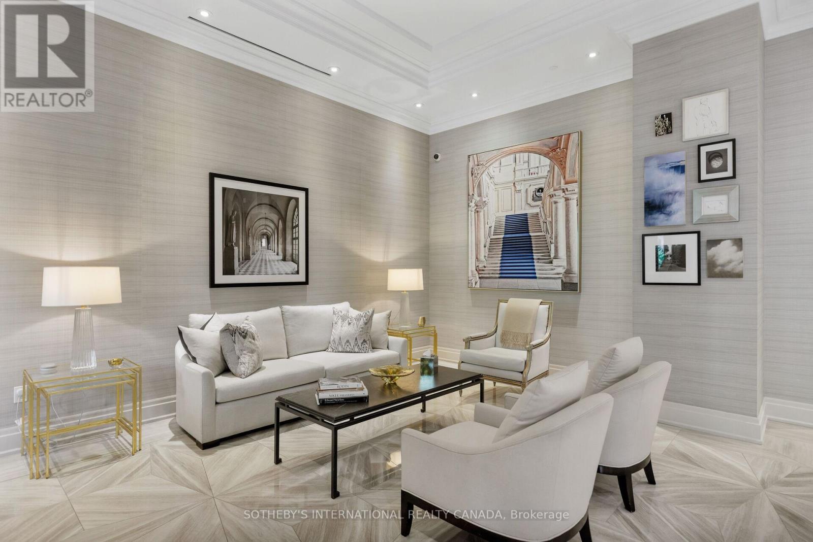 Th 2 - 4 The Kingsway, Toronto, Ontario  M8X 2T1 - Photo 46 - W12449212