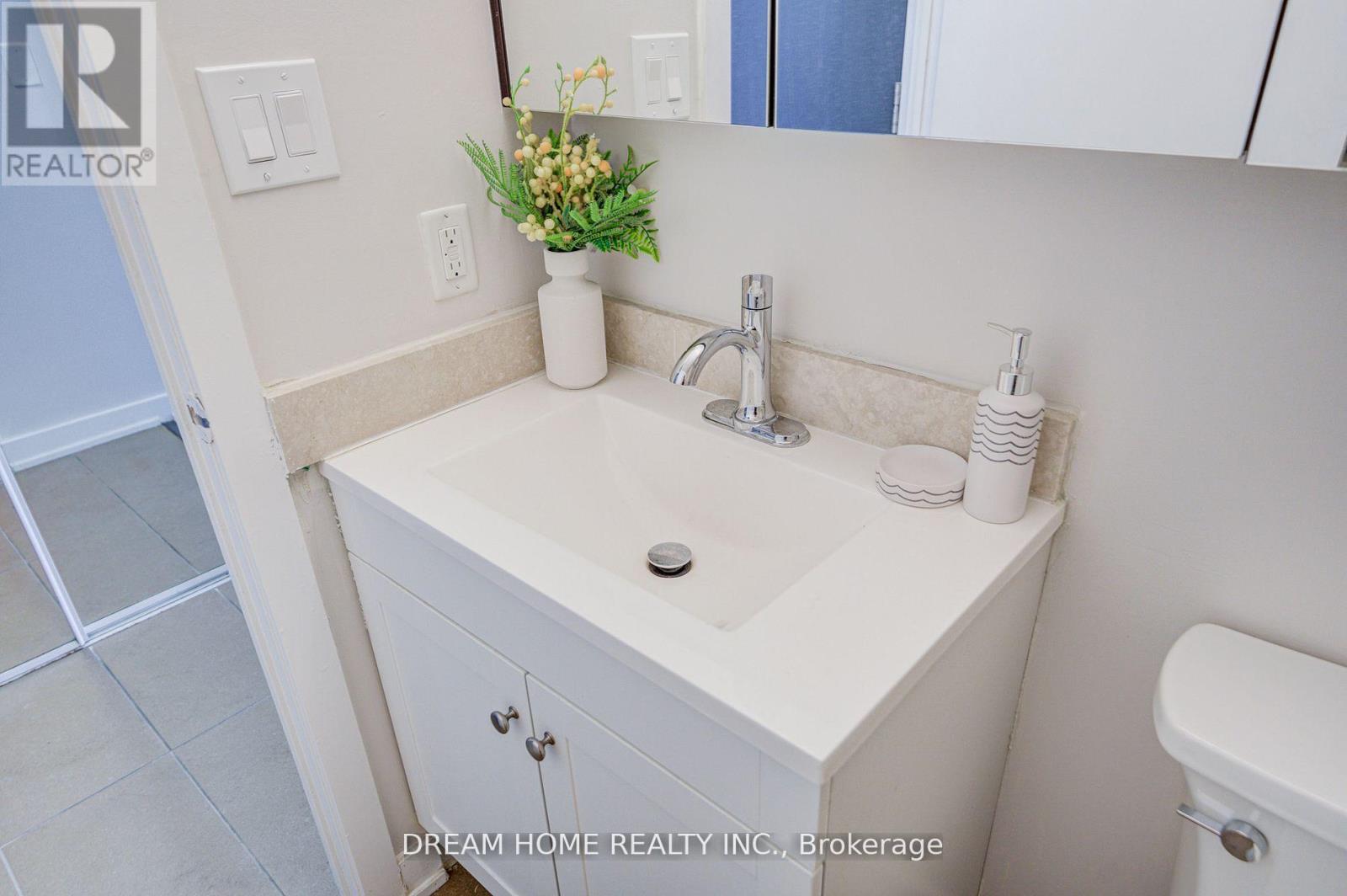 2408 - 4070 Confederation Parkway, Mississauga, Ontario  L5B 0E9 - Photo 20 - W12449214