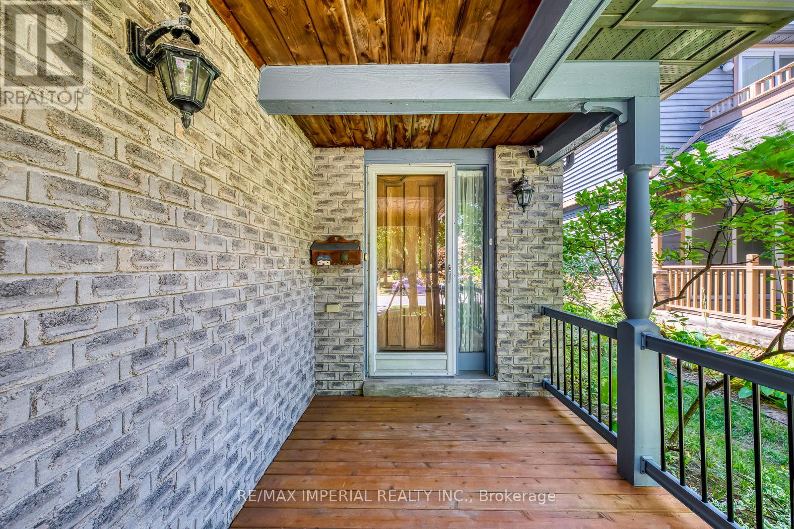 5560 Middlebury Drive, Mississauga, Ontario  L5M 5G8 - Photo 6 - W12449220