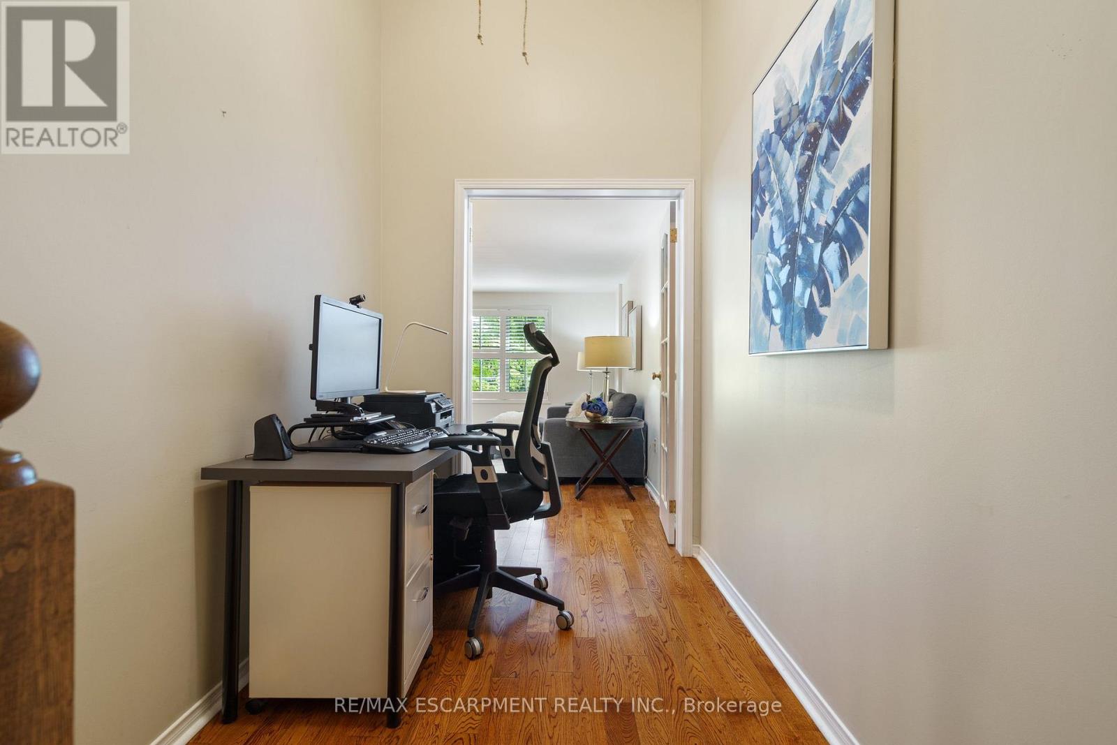 43 Fairwood Place W, Burlington, Ontario  L7T 1E4 - Photo 12 - W12449229