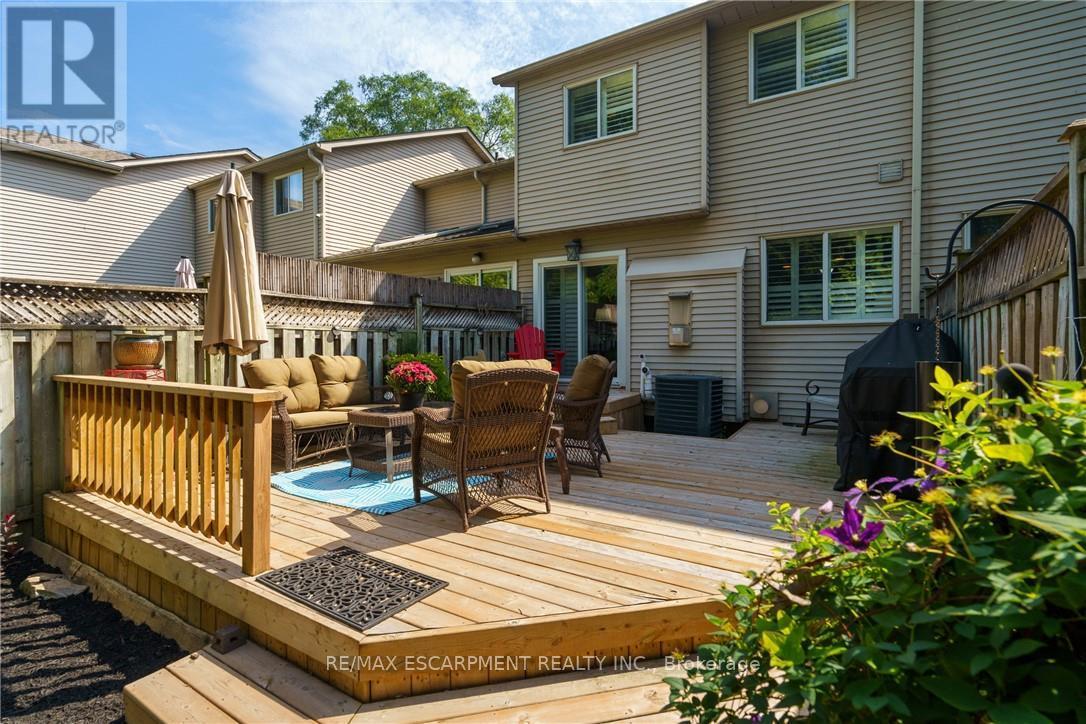 43 Fairwood Place W, Burlington, Ontario  L7T 1E4 - Photo 31 - W12449229
