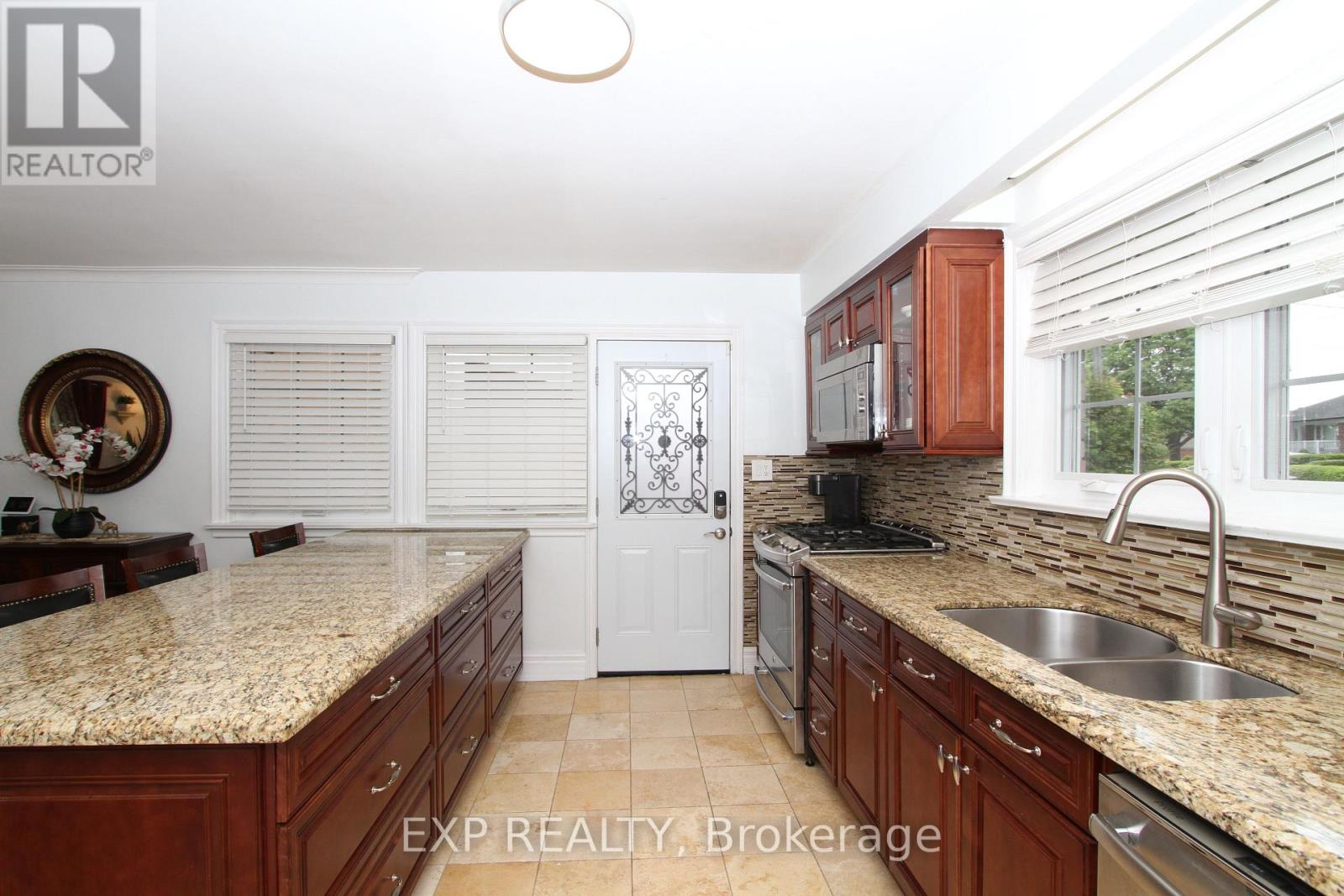 77 Letchworth Crescent, Toronto, Ontario  M3M 1Z1 - Photo 3 - W12449231