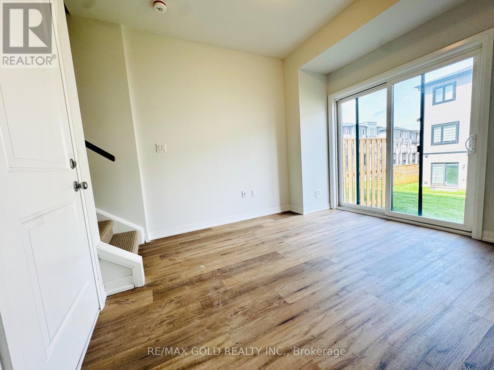 114 - 155 Equestrian Way, Cambridge, Ontario  N3E 0E8 - Photo 12 - X12214486