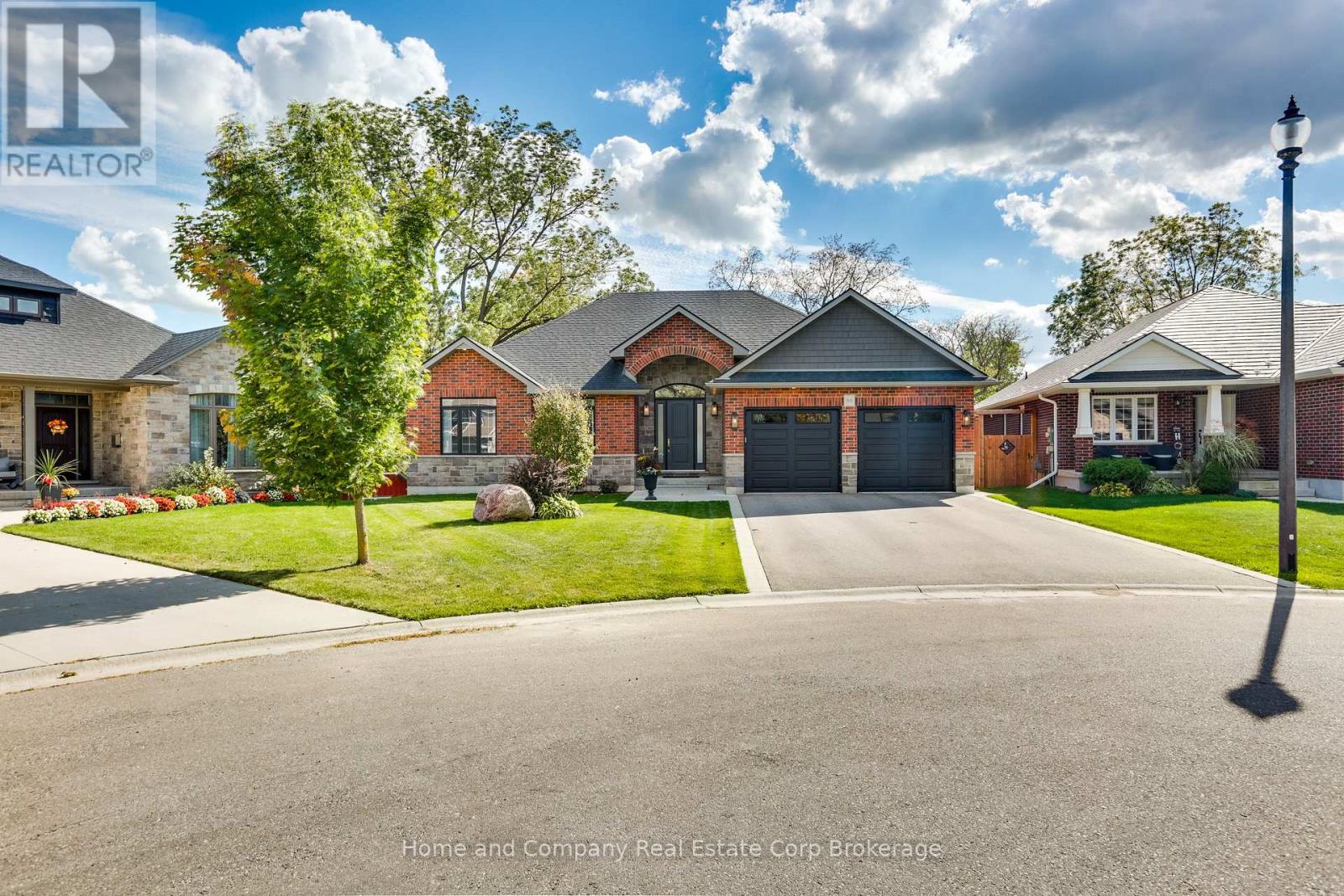 86 Wilson Court, St. Marys, Ontario  N4X 0B6 - Photo 2 - X12449234