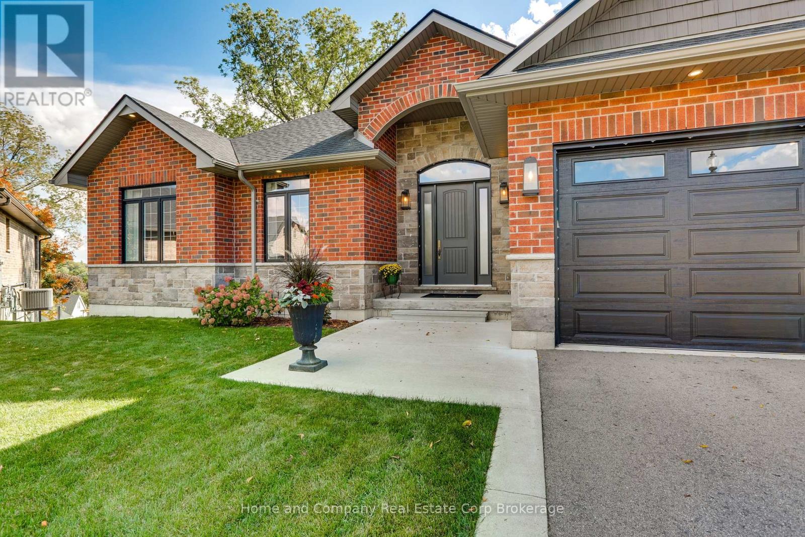 86 Wilson Court, St. Marys, Ontario  N4X 0B6 - Photo 3 - X12449234