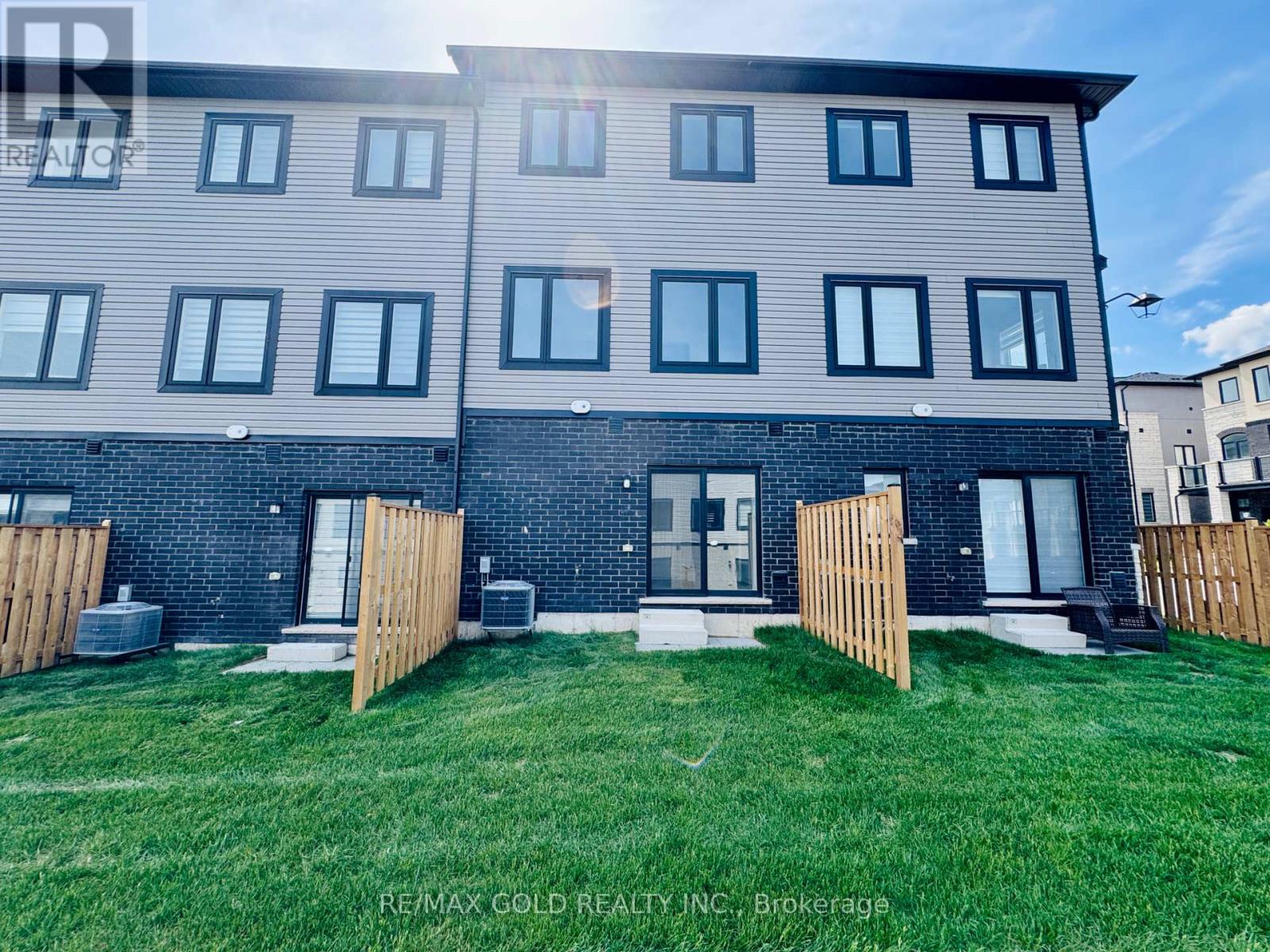 114 - 155 Equestrian Way, Cambridge, Ontario  N3E 0E8 - Photo 50 - X12214486