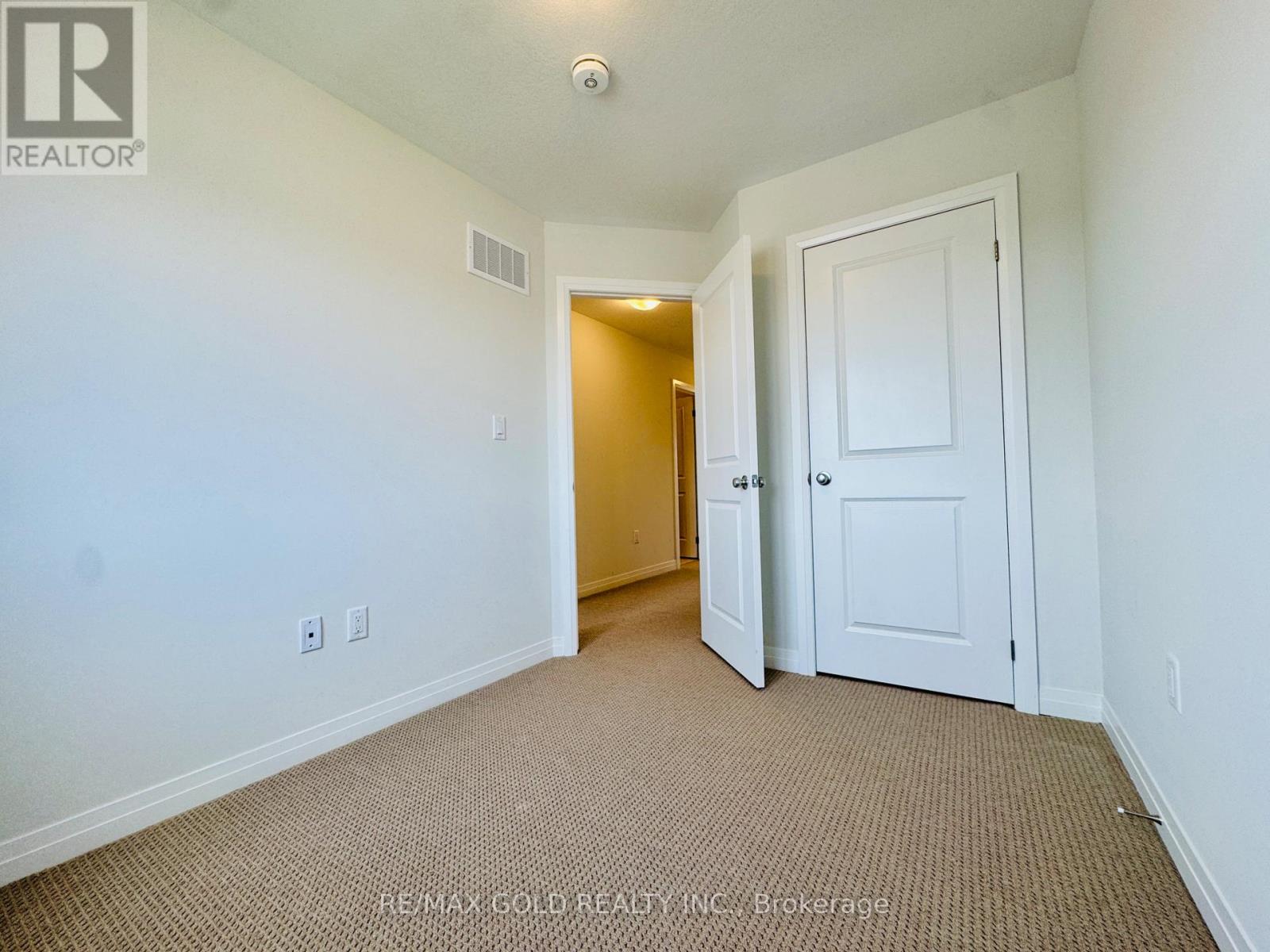 114 - 155 Equestrian Way, Cambridge, Ontario  N3E 0E8 - Photo 43 - X12214486
