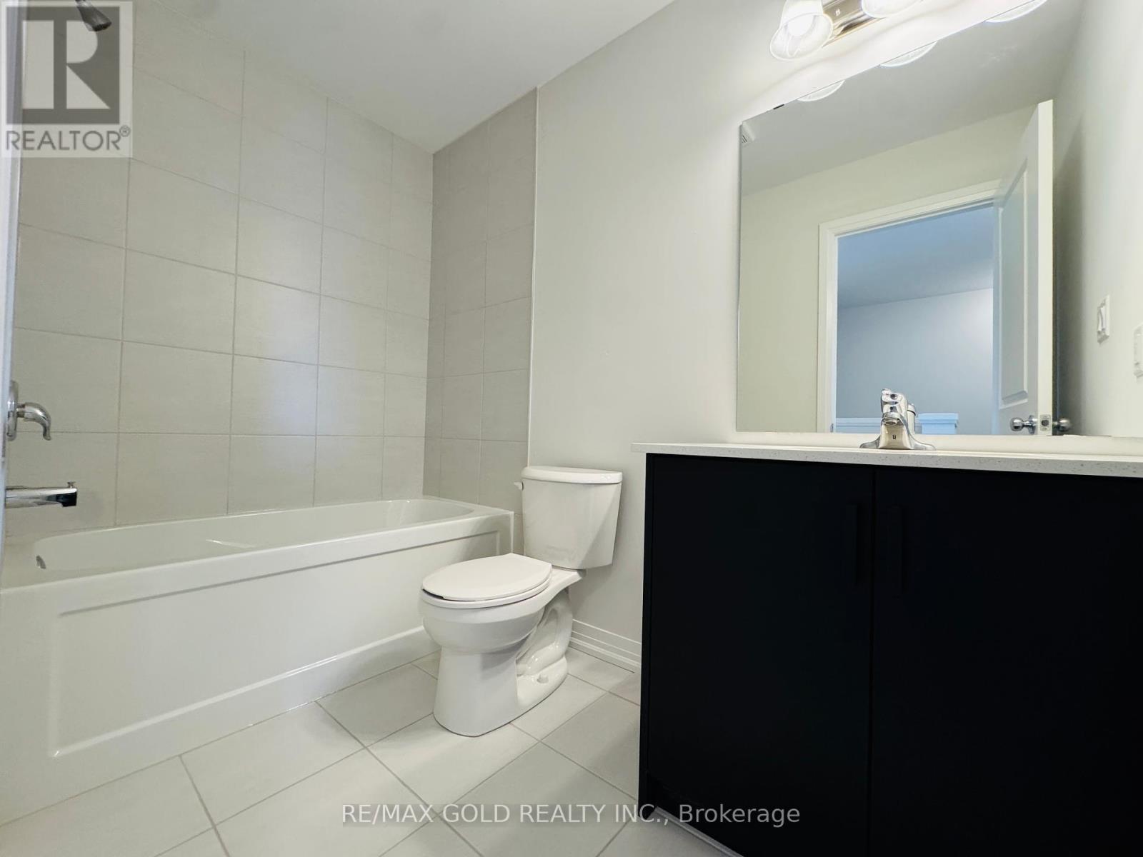 114 - 155 Equestrian Way, Cambridge, Ontario  N3E 0E8 - Photo 39 - X12214486