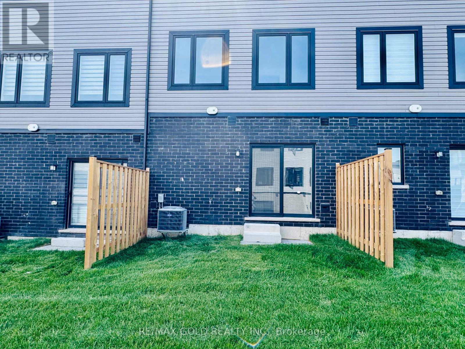 114 - 155 Equestrian Way, Cambridge, Ontario  N3E 0E8 - Photo 47 - X12214486