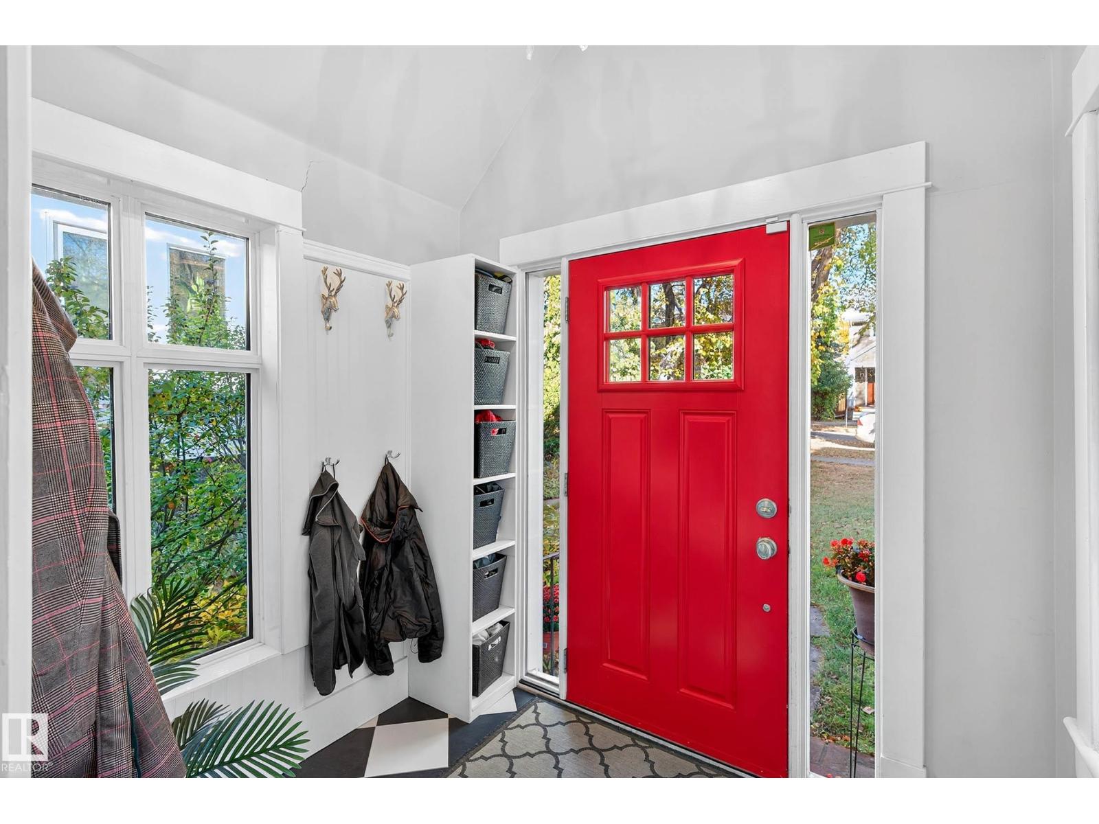 10929 University Av Nw, Edmonton, Alberta  T6G 1Y1 - Photo 3 - E4461117