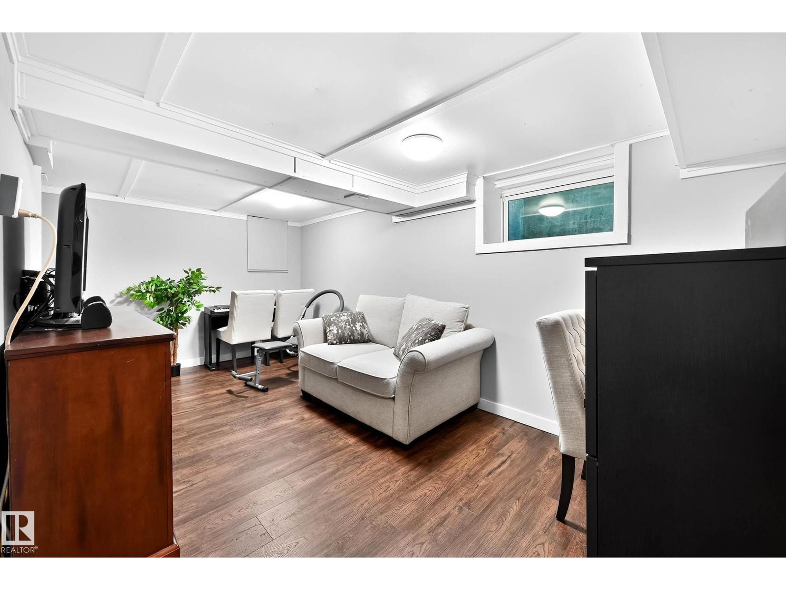 10929 University Av Nw, Edmonton, Alberta  T6G 1Y1 - Photo 32 - E4461117