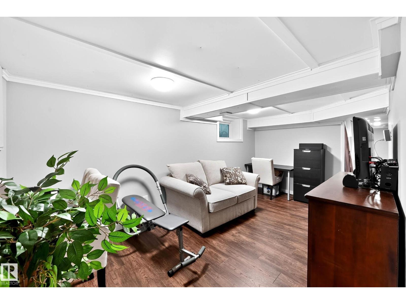 10929 University Av Nw, Edmonton, Alberta  T6G 1Y1 - Photo 33 - E4461117