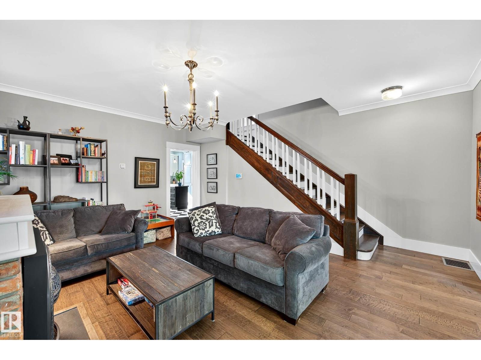 10929 University Av Nw, Edmonton, Alberta  T6G 1Y1 - Photo 7 - E4461117