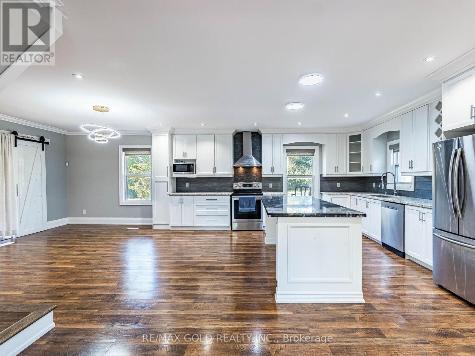 14201 Winston Churchill Boulevard, Caledon, Ontario  L7C 1S6 - Photo 6 - W12448720