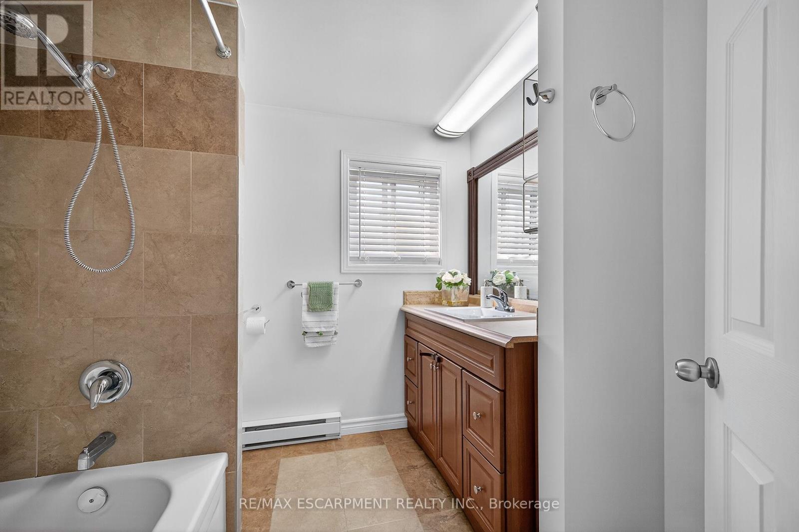 17 - 1550 Garth Street, Hamilton, Ontario  L9B 1T3 - Photo 29 - X12449063