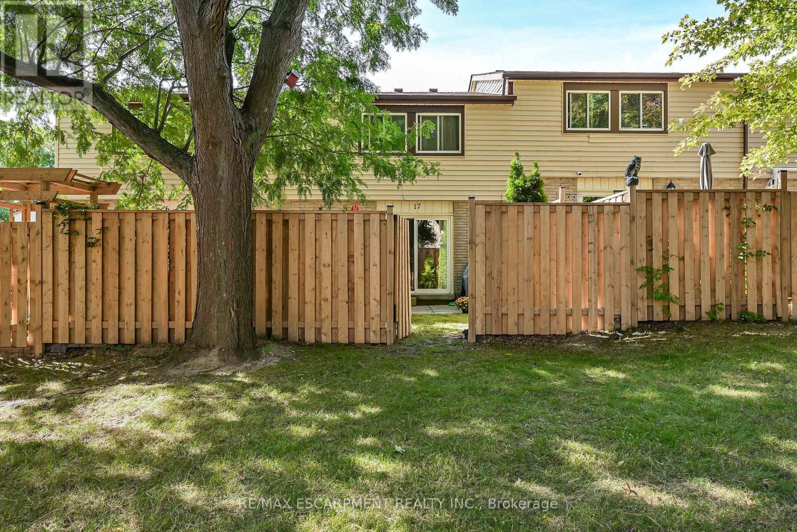 17 - 1550 Garth Street, Hamilton, Ontario  L9B 1T3 - Photo 46 - X12449063