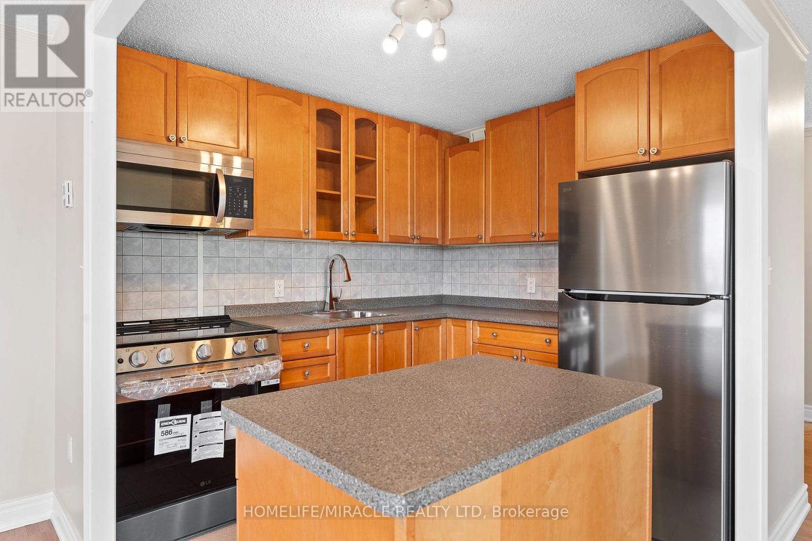 609 - 120 Barrett Court, Kingston, Ontario  K7L 5H6 - Photo 11 - X12449122