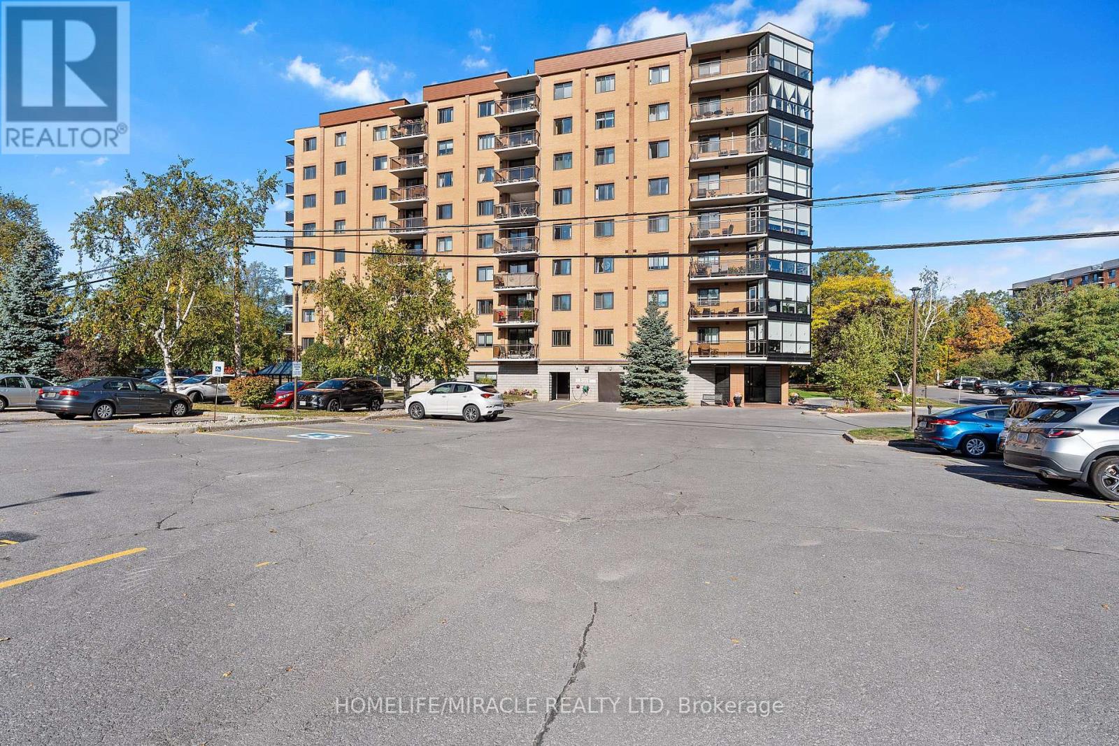 609 - 120 Barrett Court, Kingston, Ontario  K7L 5H6 - Photo 2 - X12449122