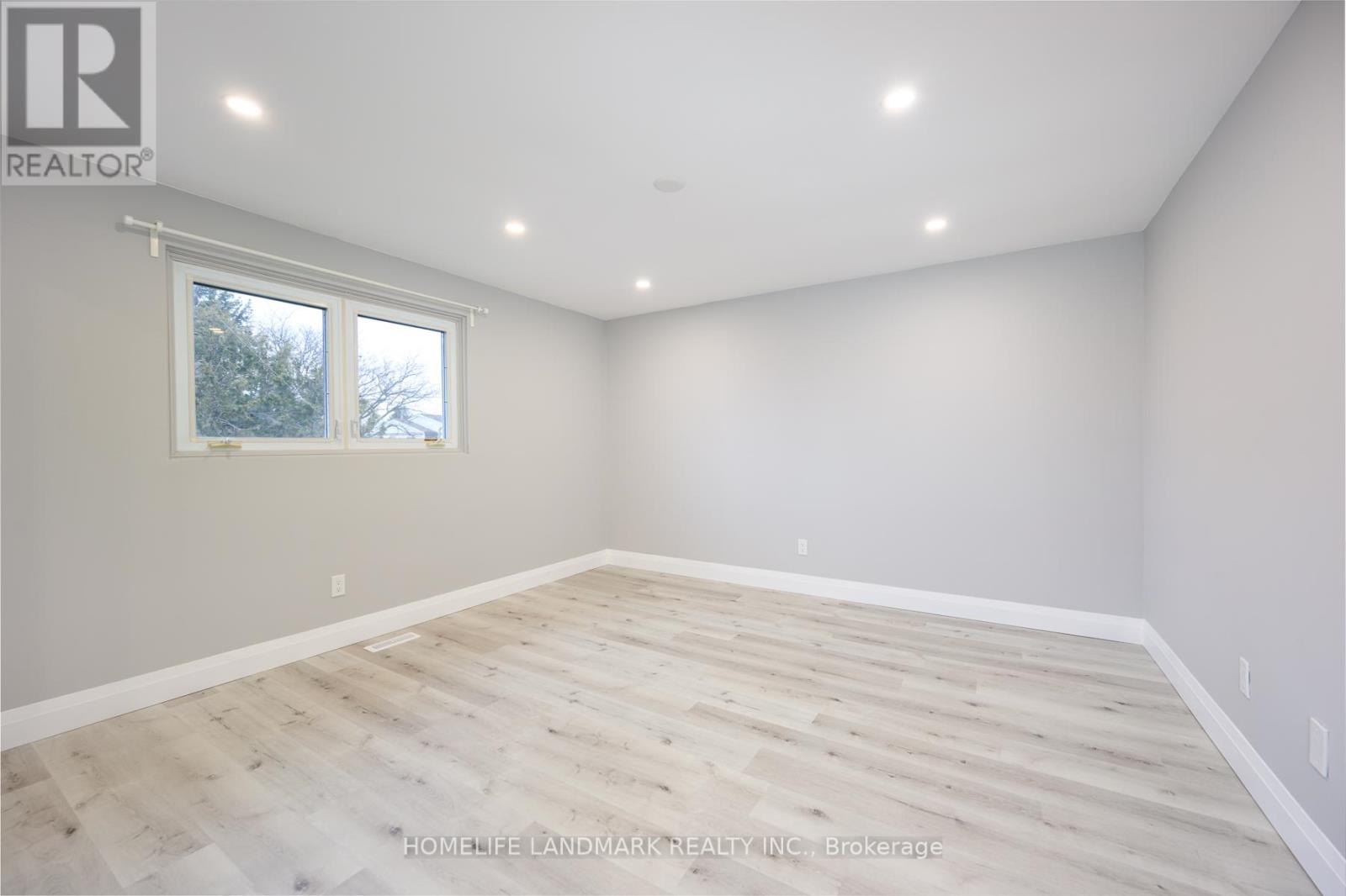 25 White Owl Crescent, Brantford, Ontario  N3P 1A1 - Photo 10 - X12449150