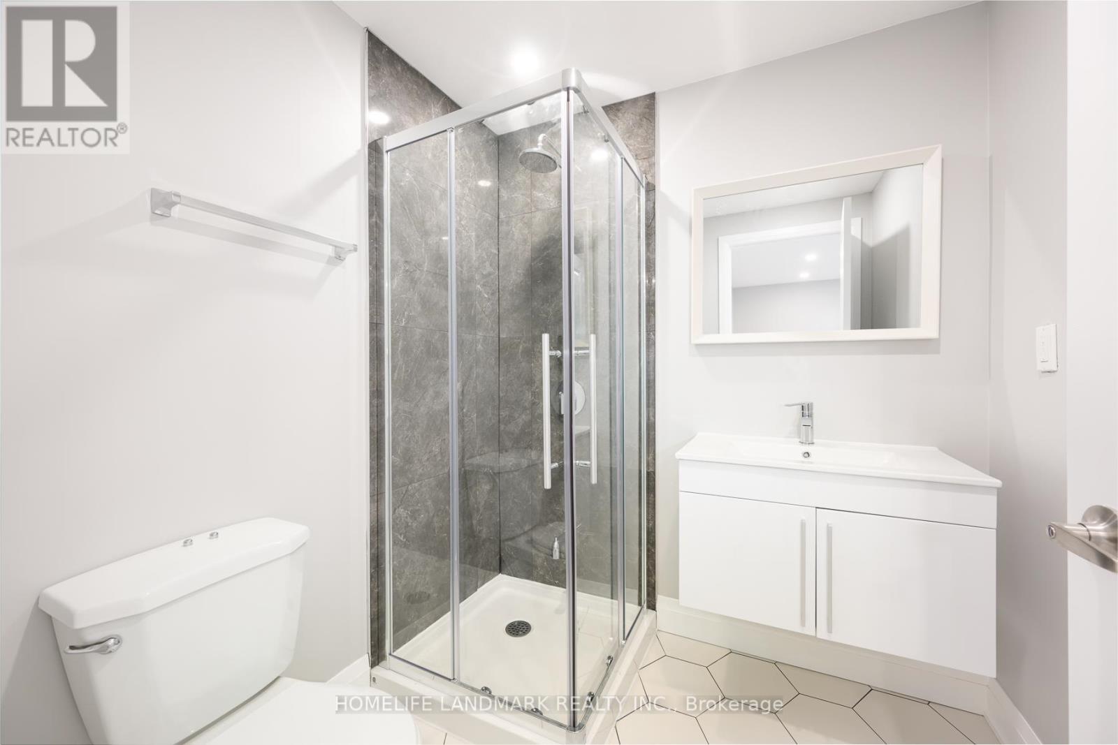 25 White Owl Crescent, Brantford, Ontario  N3P 1A1 - Photo 12 - X12449150