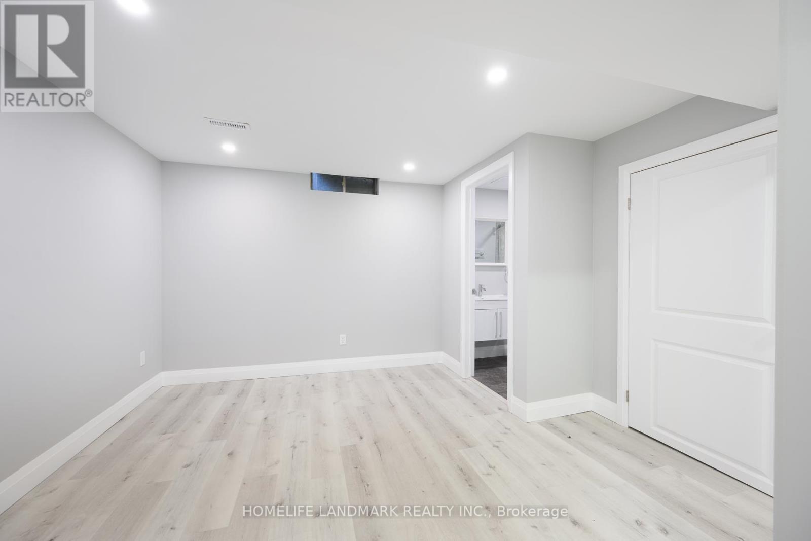 25 White Owl Crescent, Brantford, Ontario  N3P 1A1 - Photo 16 - X12449150