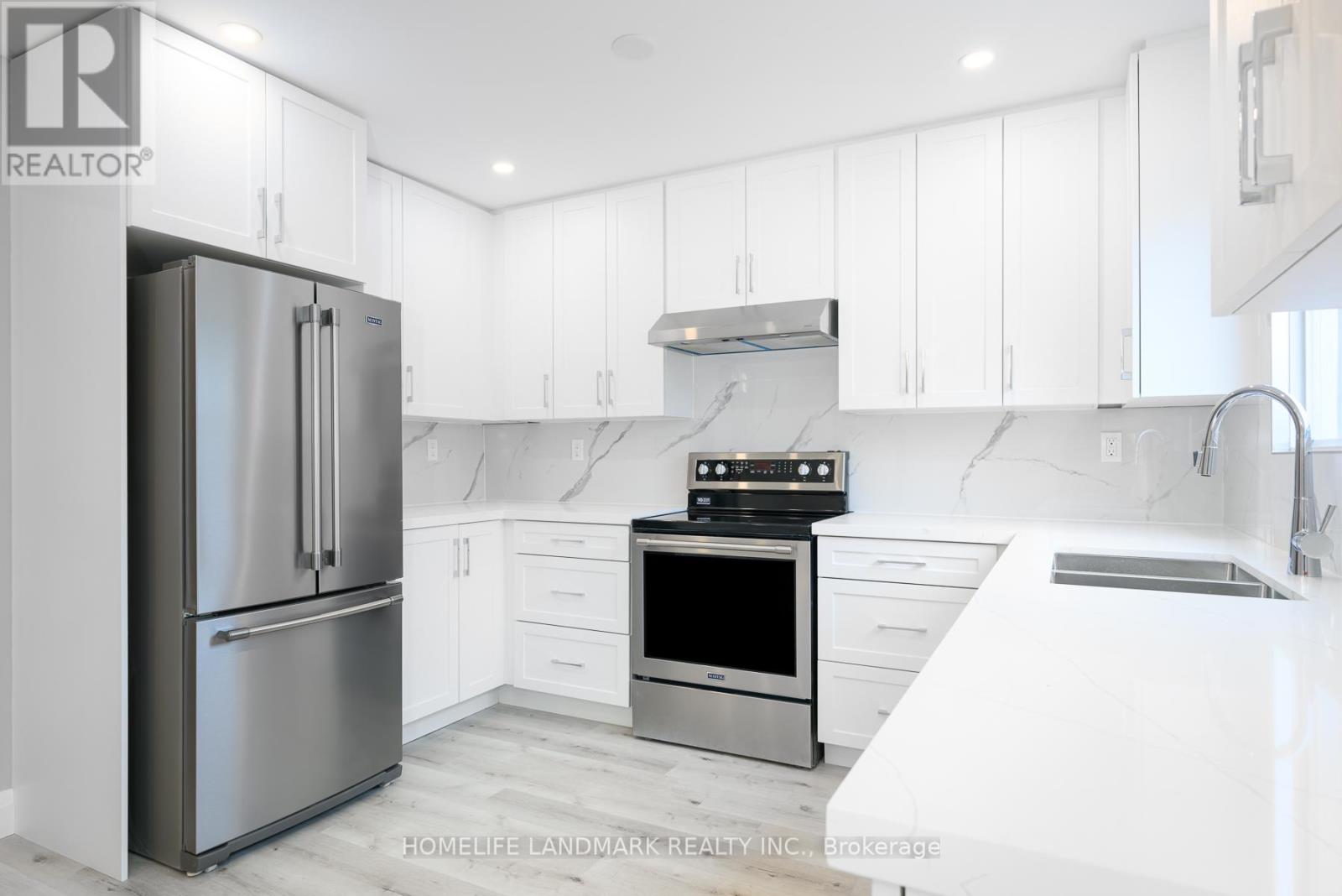 25 White Owl Crescent, Brantford, Ontario  N3P 1A1 - Photo 4 - X12449150