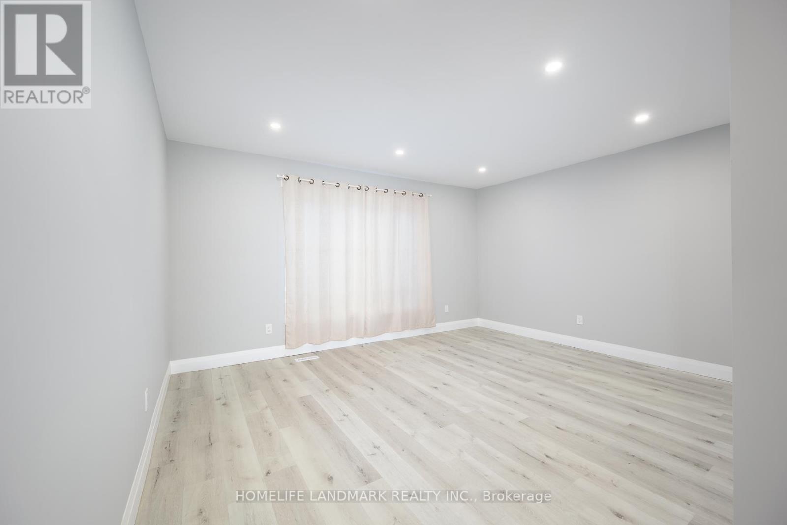 25 White Owl Crescent, Brantford, Ontario  N3P 1A1 - Photo 7 - X12449150