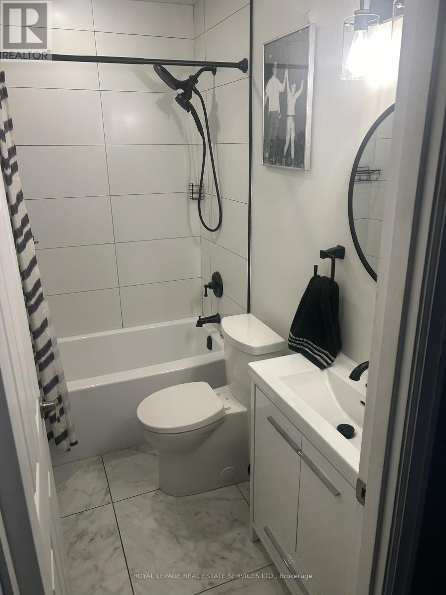 212 East 21st Street, Hamilton, Ontario  L8V 2T7 - Photo 10 - X12449164